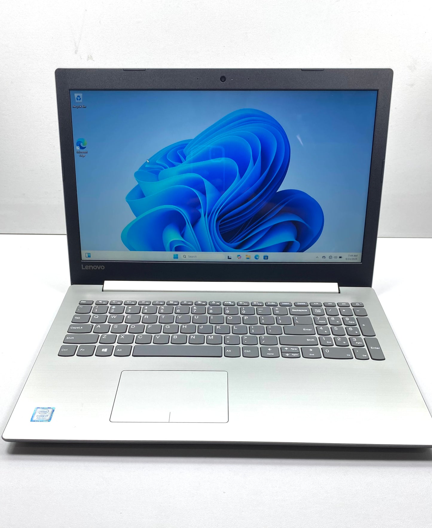 Laptop Lenovo IdeaPad 320-15IKB 15.6" 1366x768 (HD) Core i7-8550U 20GB RAM DDR4 960GB SSD WINDOWS 11 HOME c/ cargador