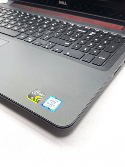 Laptop Dell Inspiron 7559 15.6" 3840x2160 (4K) Core i7-6700HQ 16GB RAM DDR3L 256GB SSD WINDOWS 11 PRO c/ cargador DETALLE