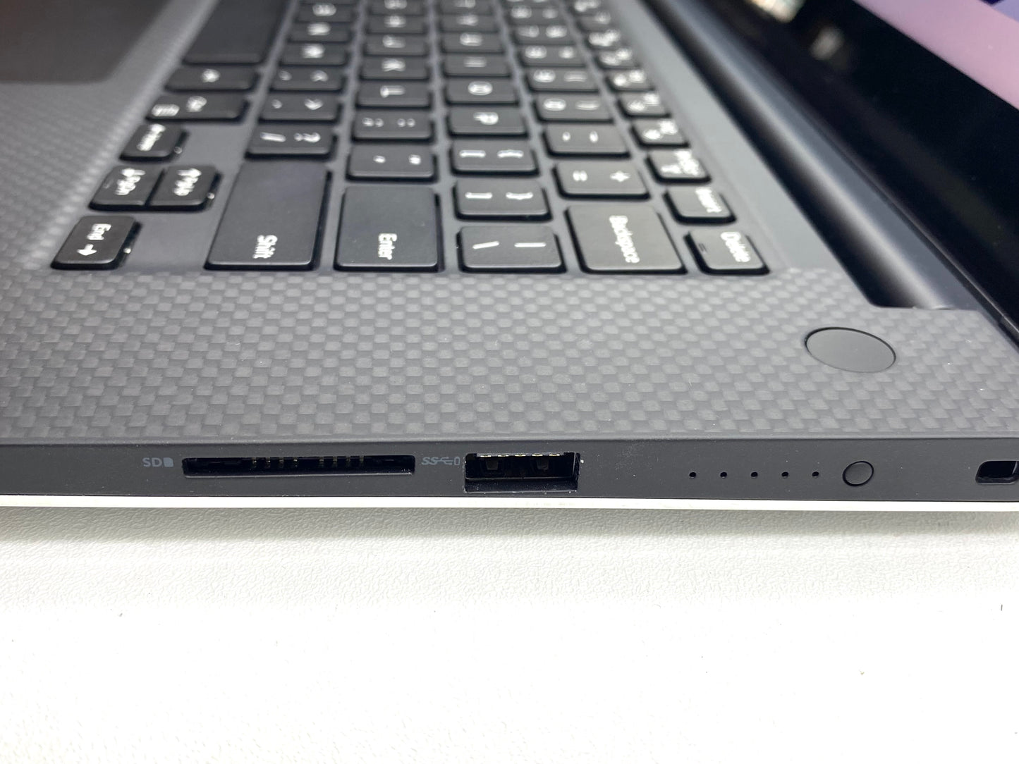 Laptop Dell XPS 15 7590 15.6" 3840x2160 (4K) Core i7-9750H 16GB RAM DDR4 512GB NVMe SSD WINDOWS 11 PRO c/ cargador