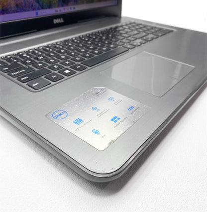 Laptop Dell Inspiron 17 5767 17.3" FHD i7-7500U 16GB 128GB SSD Radeon R7 WINDOWS 11 c/ cargador