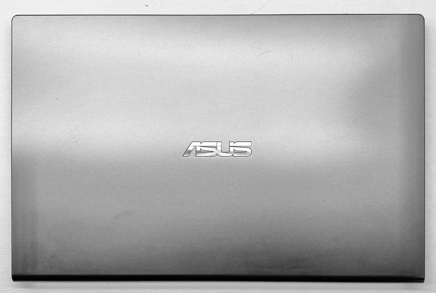 Laptop Asus VivoBook X509M 15.6" Celeron N4020 8GB RAM 256GB SSD + 1TB HDD c/ cargador