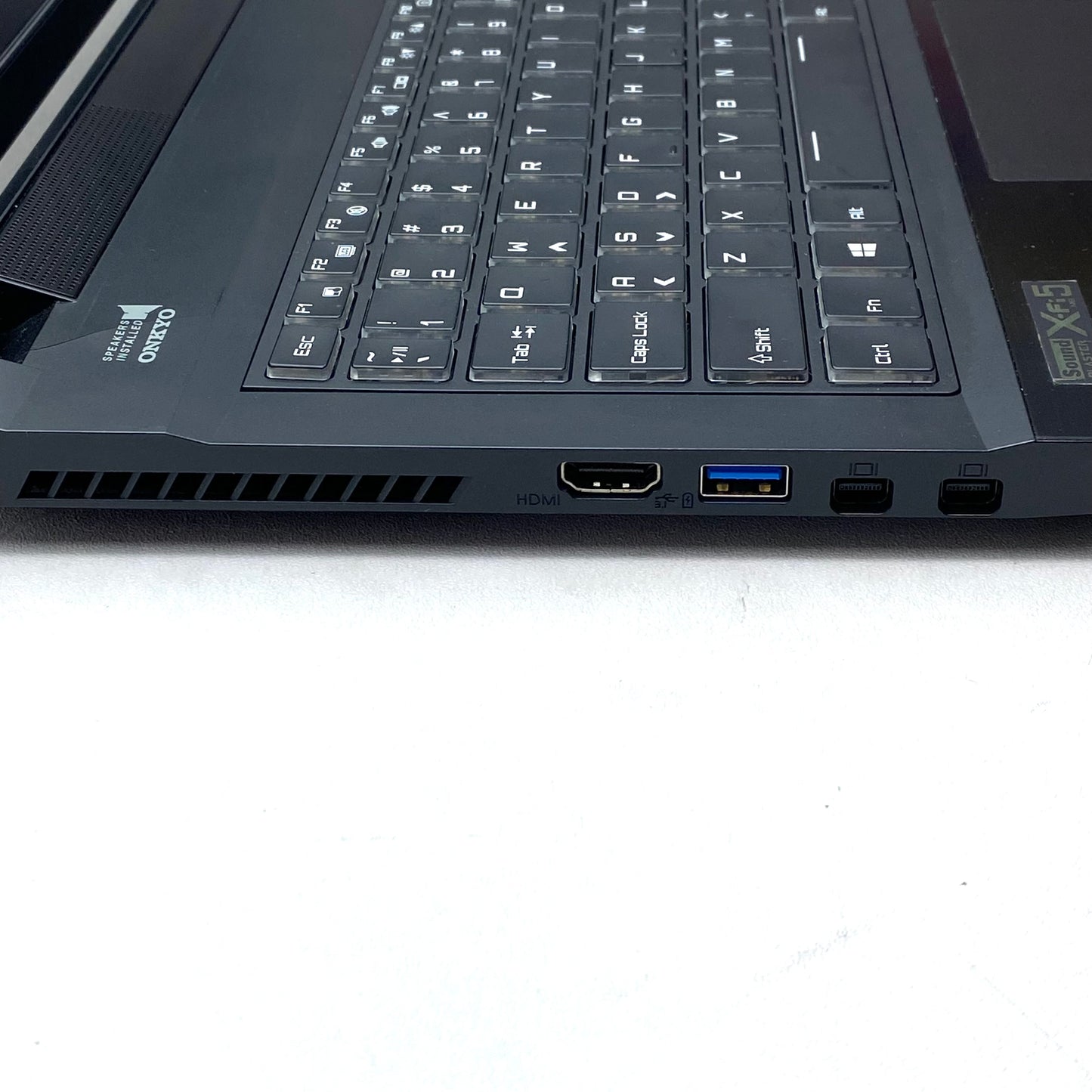 Laptop Sager P65xRP 15.6" 1920x1080 (FHD) Core i7-6700HQ 32GB RAM DDR4 512GB SSD c/ cargador