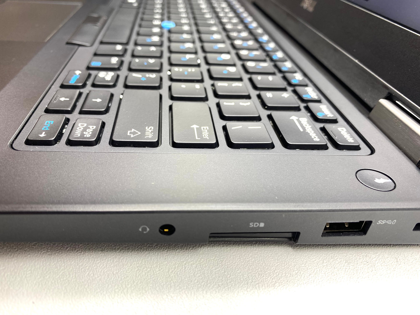 Dell Latitude E5470 14" 1920x1080 (FHD) Core i7-6600U 16GB RAM DDR4 240GB SSD WINDOWS 11 PRO