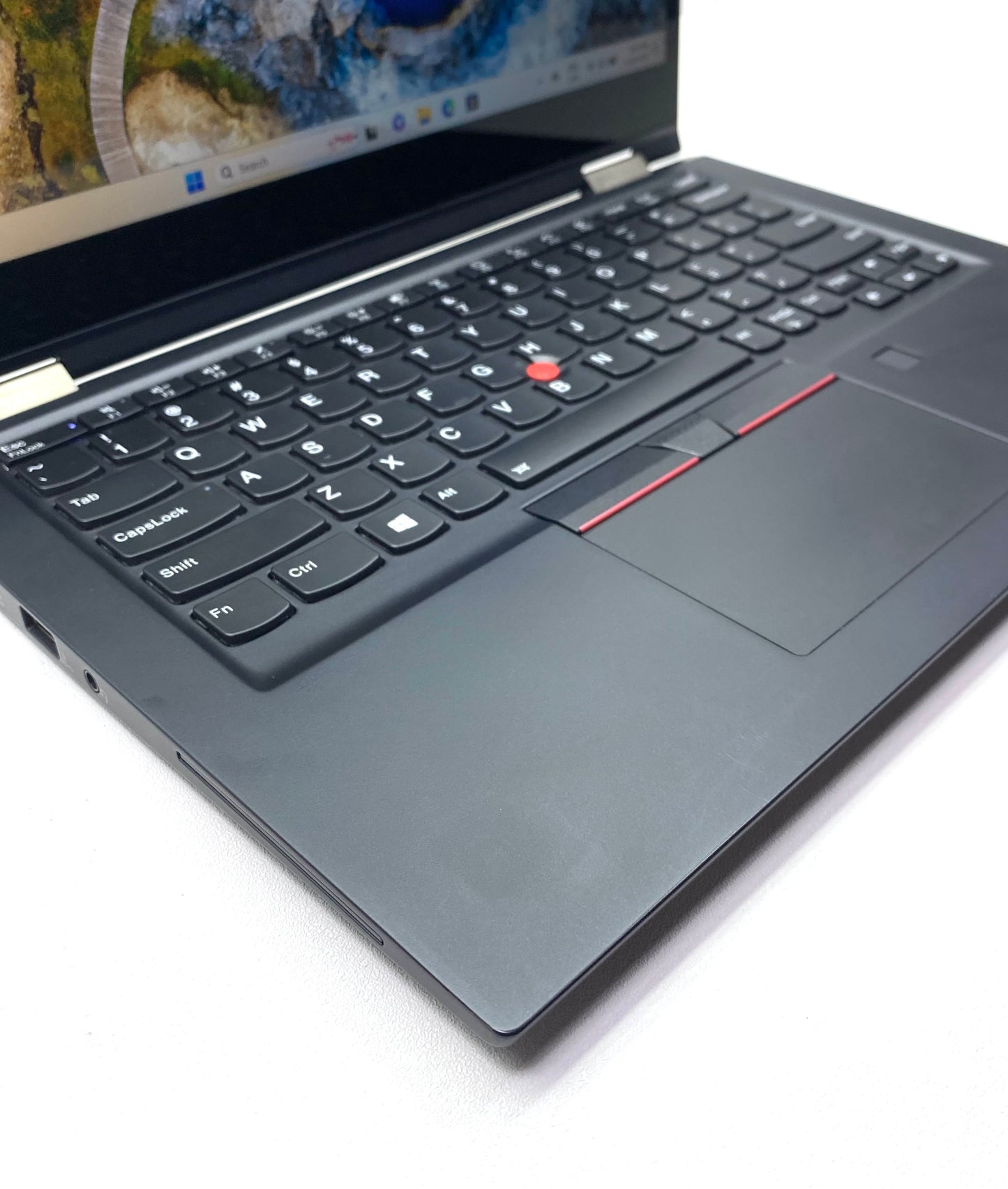Laptop Lenovo ThinkPad X13 Yoga Gen 1 13.3" 1920x1080 (FHD) Core i7-10610U 16GB RAM DDR4 512GB NVMe SSD WINDOWS 11 PRO c/ cargador