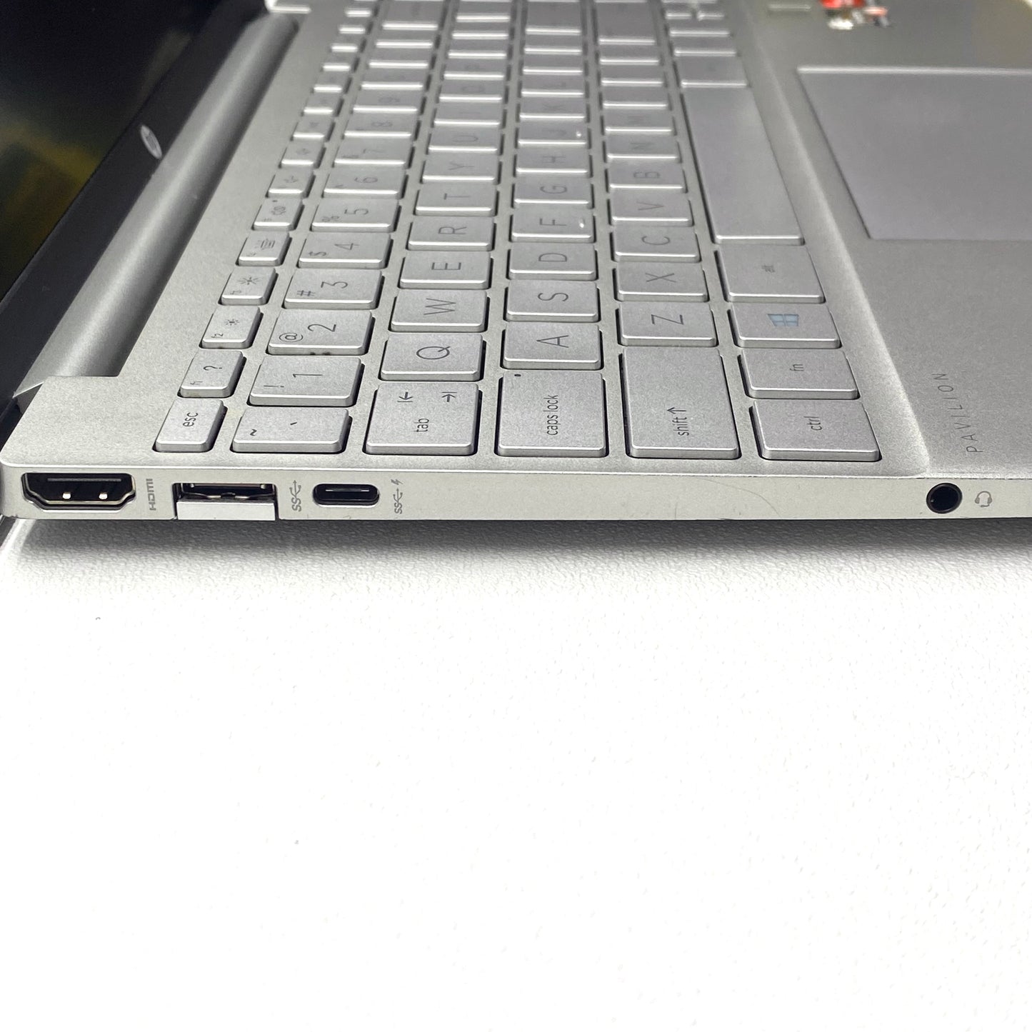 Laptop HP Pavilion Aero 13-be0010nr 13" FHD+ Ryzen 5 5600U 8GB 512GB SSD WINDOWS 11 HOME c/ cargador