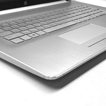 Laptop HP 17-BY4025nr 17.3" HD+ Core i3-1115G4 16GB RAM DDR4 256GB NVMe SSD c/ cargador