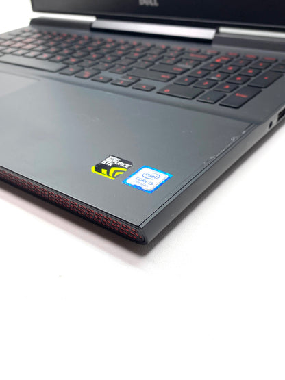 Laptop Dell Inspiron 15 7000 15.6" 1920x1080 (FHD) Core i5-7300HQ 16GB RAM DDR4 256GB M.2 SSD + 1TB HDD WINDOWS 11 HOME c/ cargador