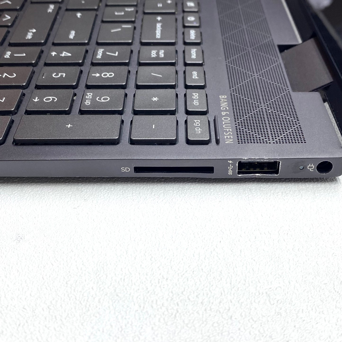 Laptop HP Envy x360 15M-EE0XXX 15.6" Táctil Ryzen 5 4500U 16GB 256GB SSD WINDOWS 11 HOME c/ cargador