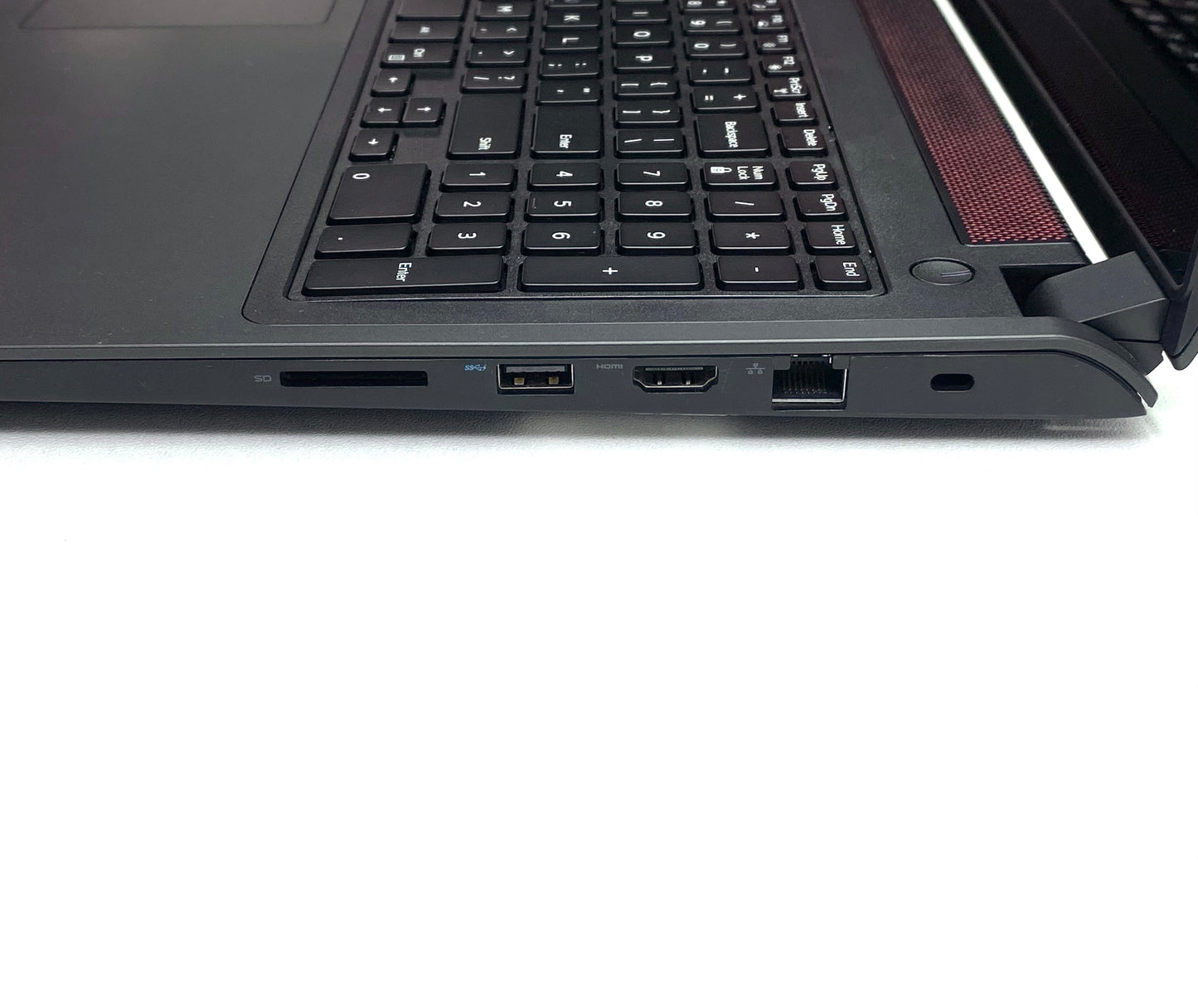 Laptop Dell Inspiron 7559 15.6" 3840x2160 (4K) Core i7-6700HQ 16GB RAM DDR3L 256GB SSD WINDOWS 11 PRO c/ cargador DETALLE