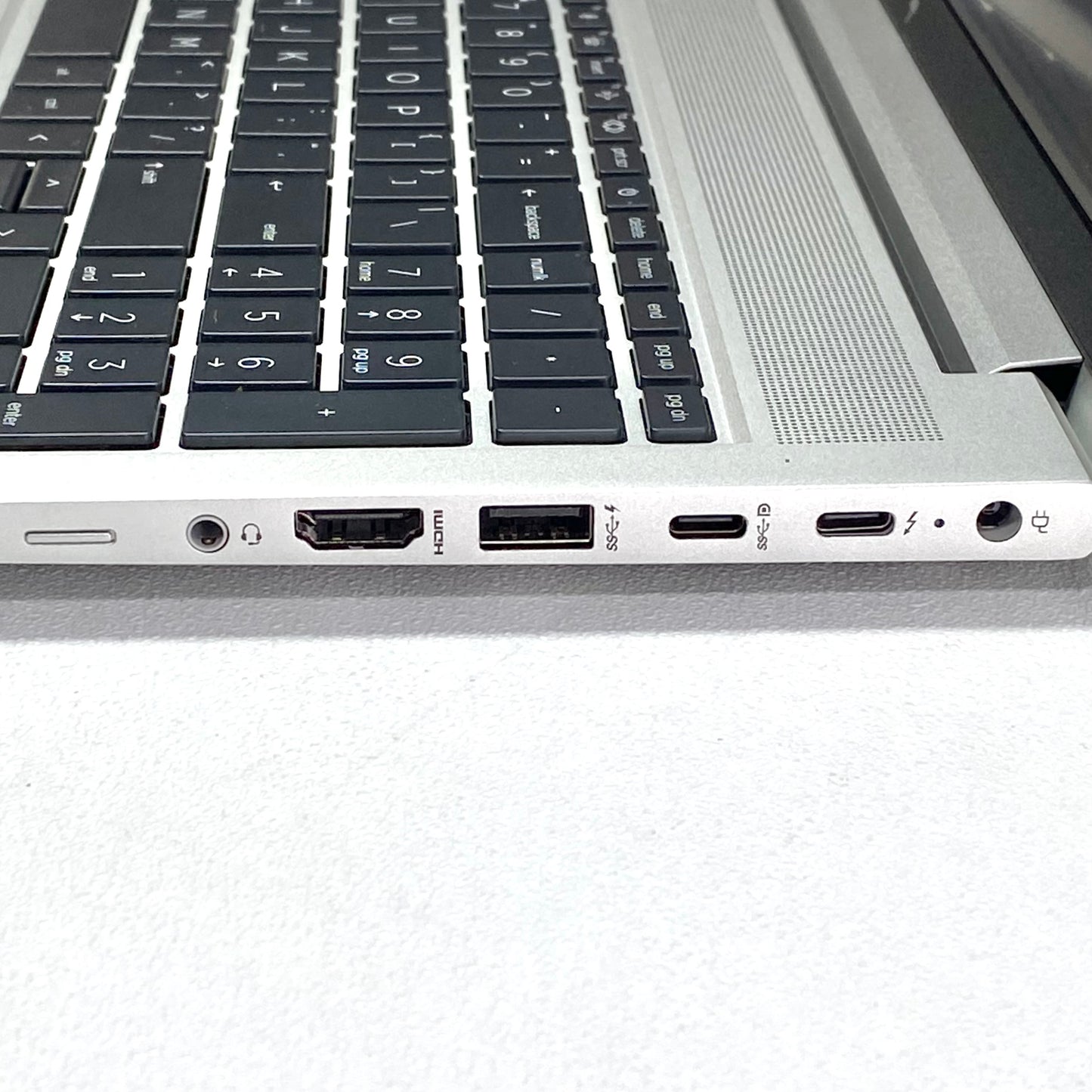 Laptop HP EliteBook 650 G10 15.6" Touch i7-1355U 32GB 256GB SSD W11 Pro c/ cargador