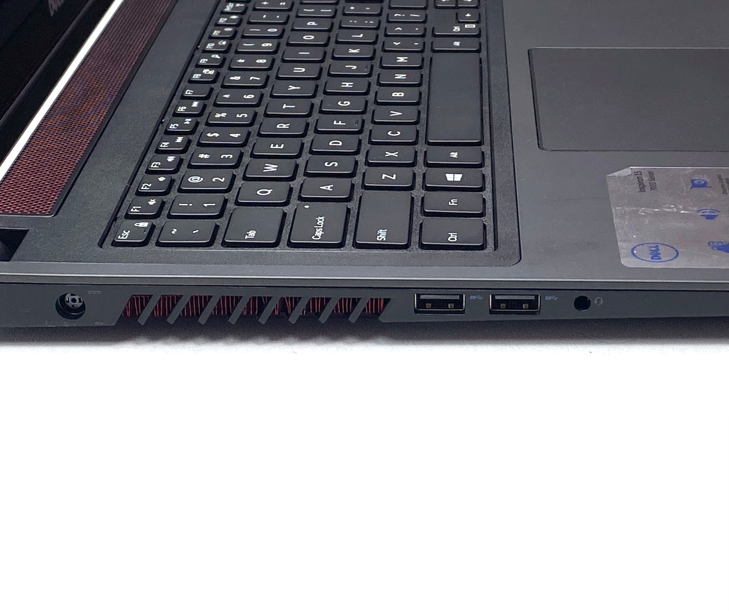 Laptop Dell Inspiron 7559 15.6" 3840x2160 (4K) Core i7-6700HQ 16GB RAM DDR3L 256GB SSD WINDOWS 11 PRO c/ cargador DETALLE