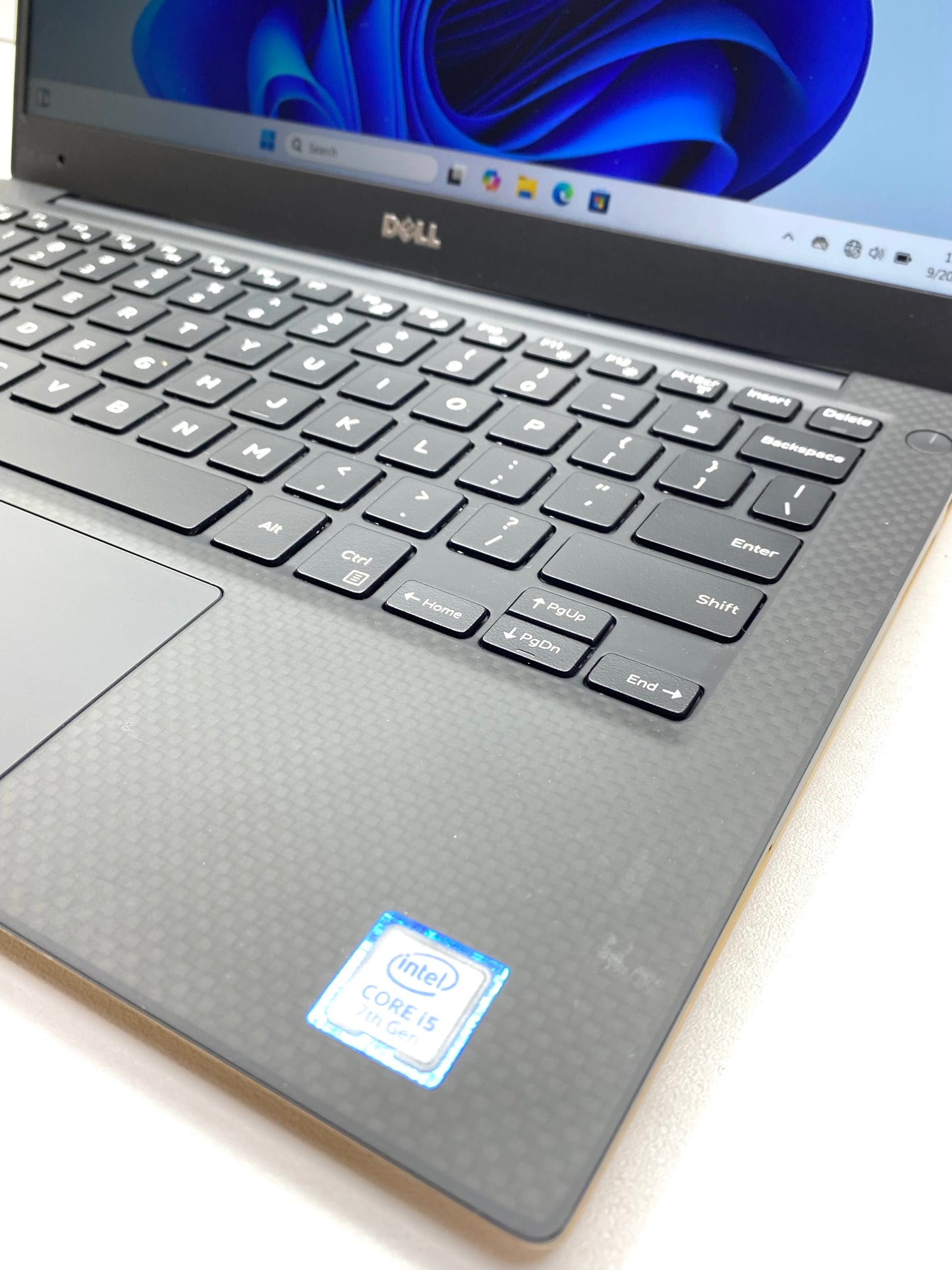 Laptop Dell XPS 13 9360 13.3" 1920x1080 (FHD) Core i5-7200U 8GB RAM LPDDR3 256GB M.2 SSD WINDOWS 11 PRO c/ cargador