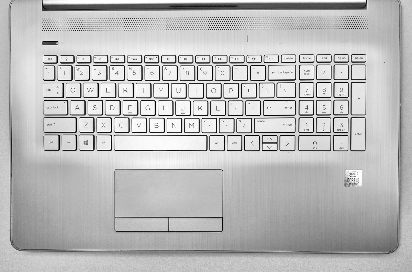 Laptop HP 17-by3053cl 17.3" i5-1035G1 16GB 500GB SSD WINDOWS 11 PRO c/ cargador