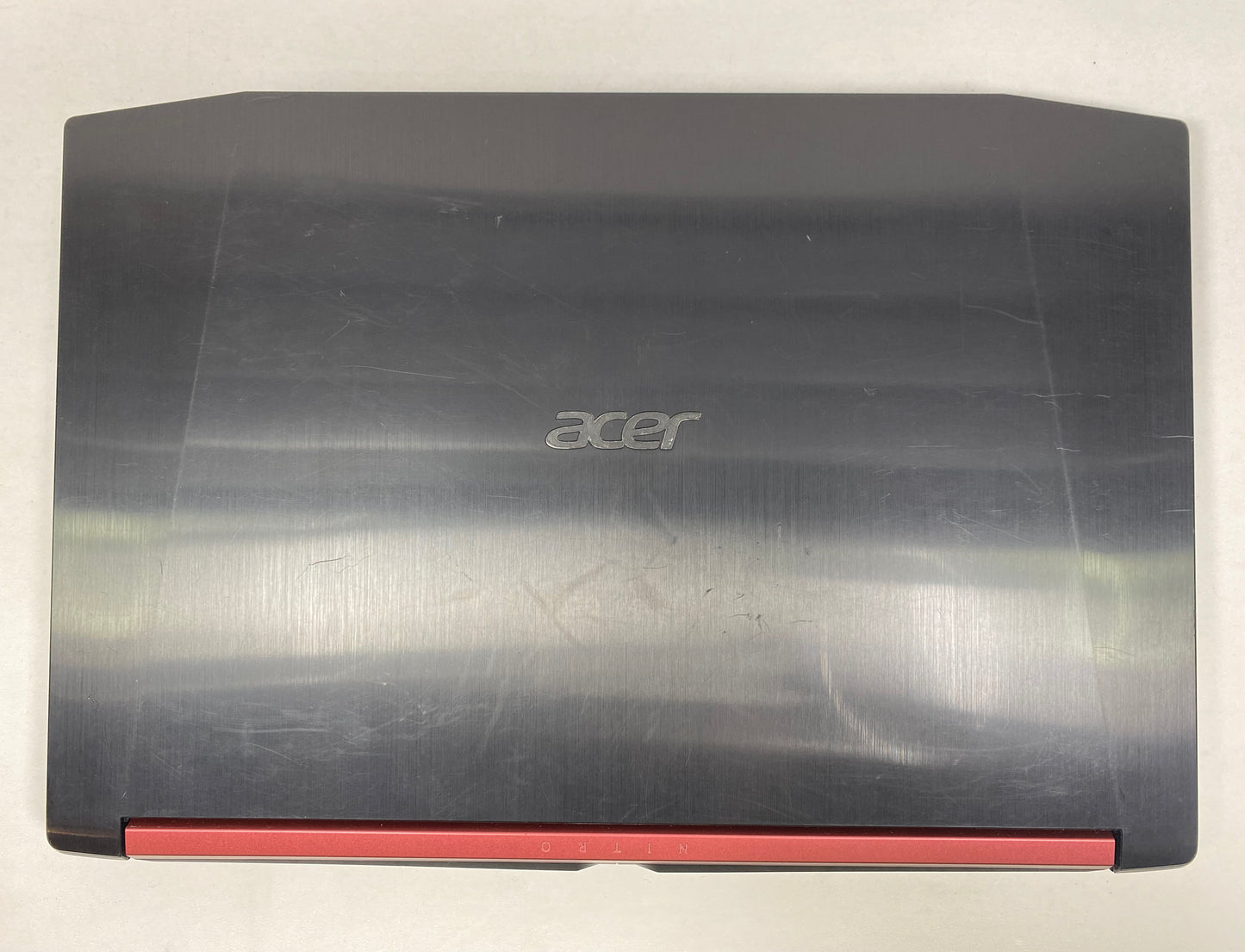 Laptop Acer Nitro AN515-51 15.6" 1920x1080 (FHD) Core i5-7300HQ 16GB RAM DDR4 128GB NVMe SSD + 500GB HDD WINDOWS 11 HOME c/ cargador