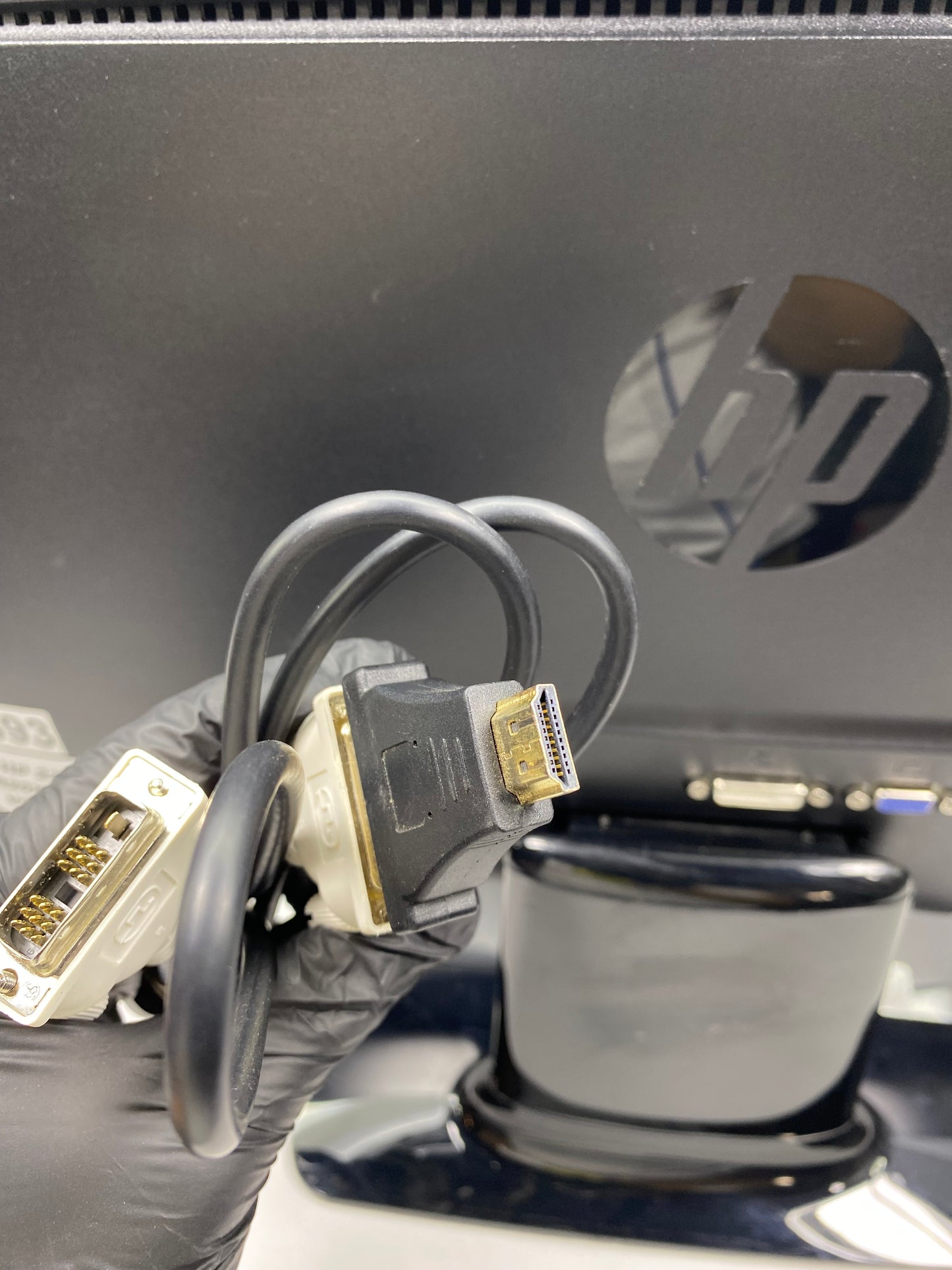 Monitor HP 2211x 22" (FHD) 60Hz 1080p c/ Cable DVI a HDMI