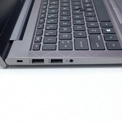 Laptop HP ZBook Firefly G8 14" FHD i7-1185G7 32GB RAM 256GB SSD WINDOWS 11 PRO c/ cargador
