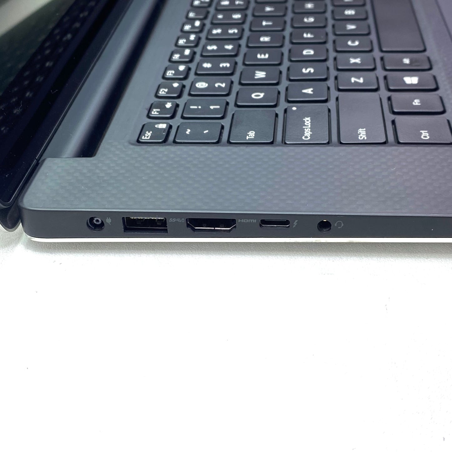 Laptop Dell Precision 5540 15" 4K Core i9-9880H 64GB RAM 512GB SSD NVIDIA T2000 WINDOWS 11 PRO c/ cargador