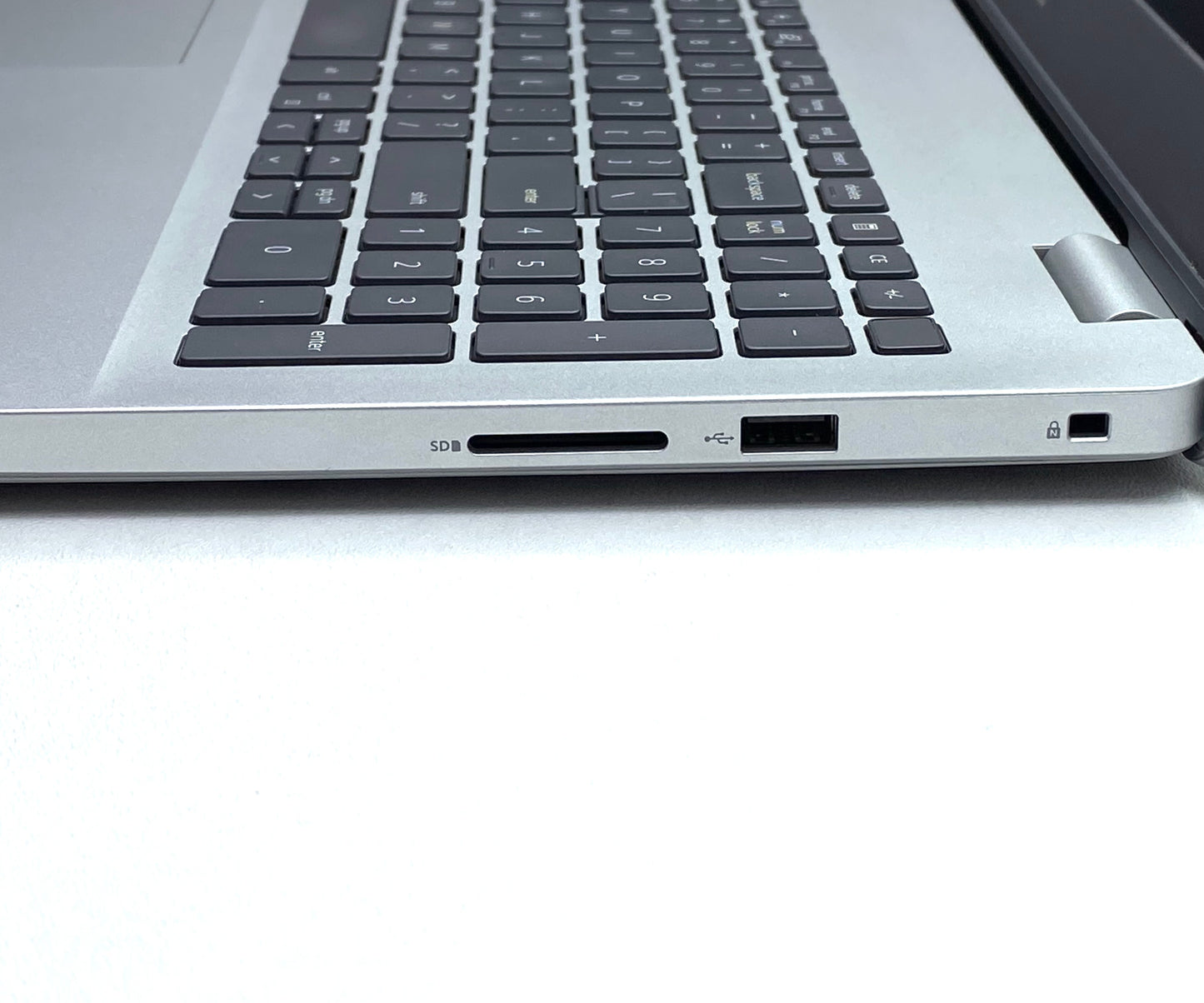 Laptop Dell Inspiron 5593 15.6" 1920x1080 (FHD) Core i7-1065G7 16GB RAM DDR4 512GB NVMe SSD + 1TB HDD WINDOWS 11 PRO c/ cargador