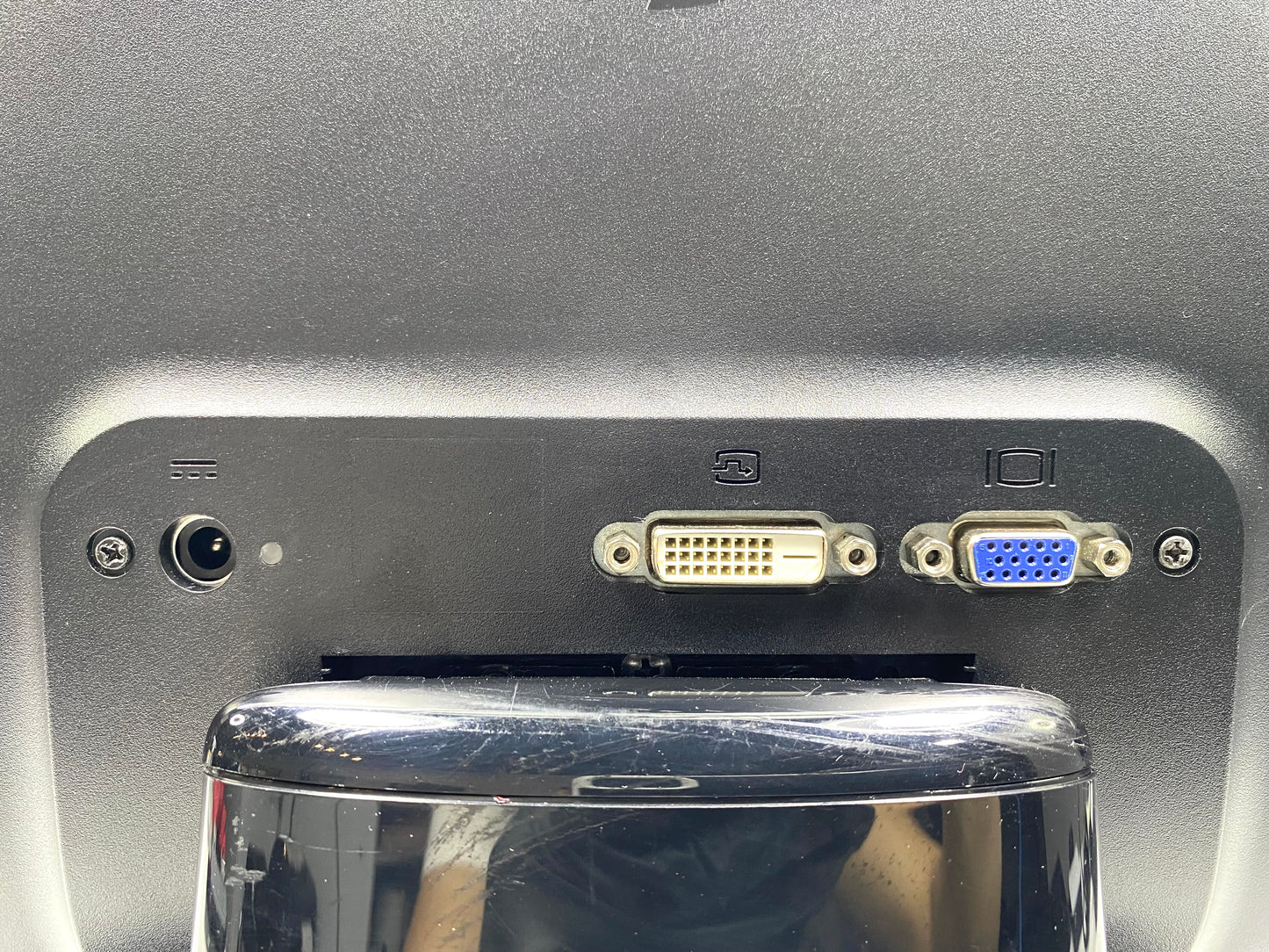 Monitor HP 2211x 22" (FHD) 60Hz 1080p c/ Cable DVI a HDMI