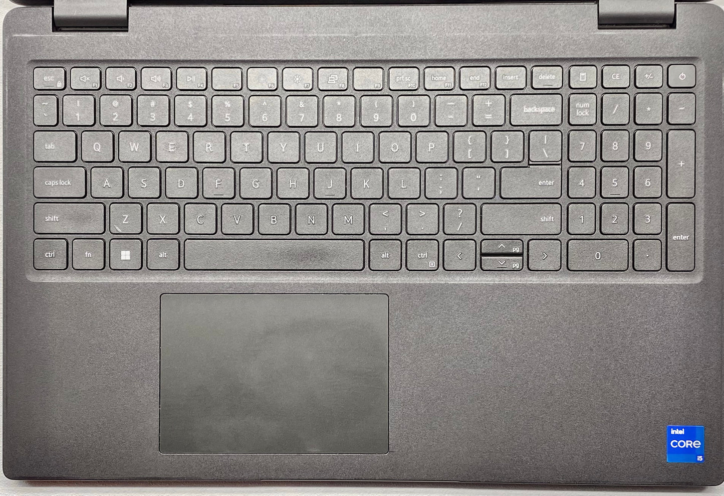 Laptop Dell Latitude 3520 15.6" FHD i5-1135G7 16GB 256GB SSD WINDOWS 11 PRO c/ adaptador