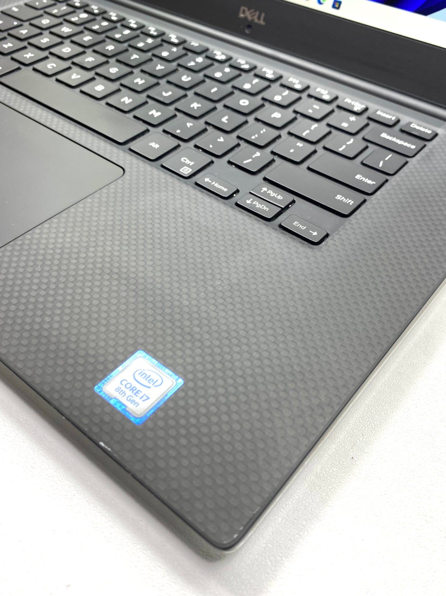 Laptop Dell XPS 15 9570 15.6" 1920x1080 (FHD) Core i7-8750H 16GB RAM DDR4 512GB NVMe SSD WINDOWS 11 PRO c/ cargador