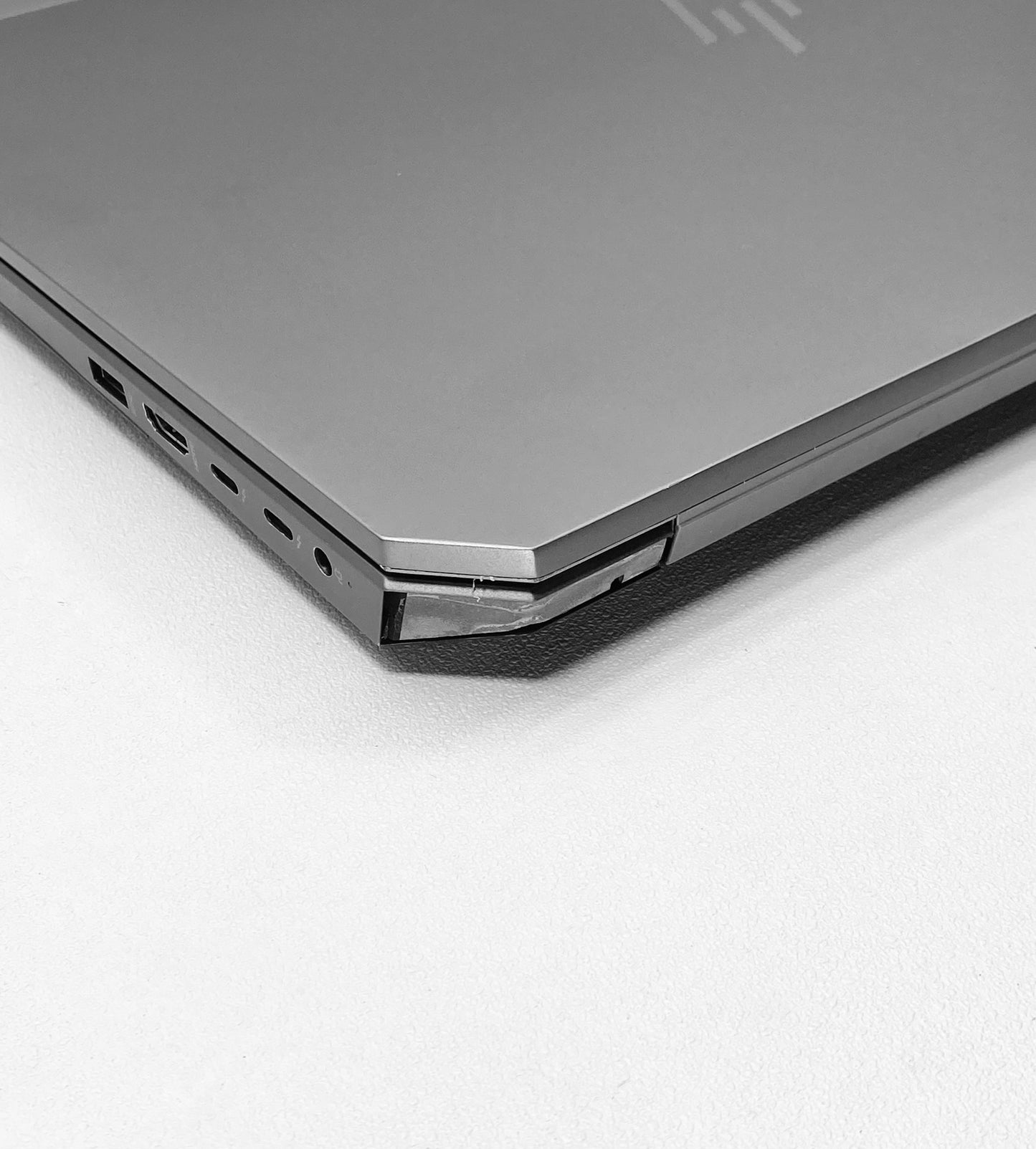 Laptop HP ZBook 15 G6 15.6" FHD i7-9850H 32GB DDR4 512GB SSD + 1TB T1000 WINDOWS 11 PRO c/ cargador