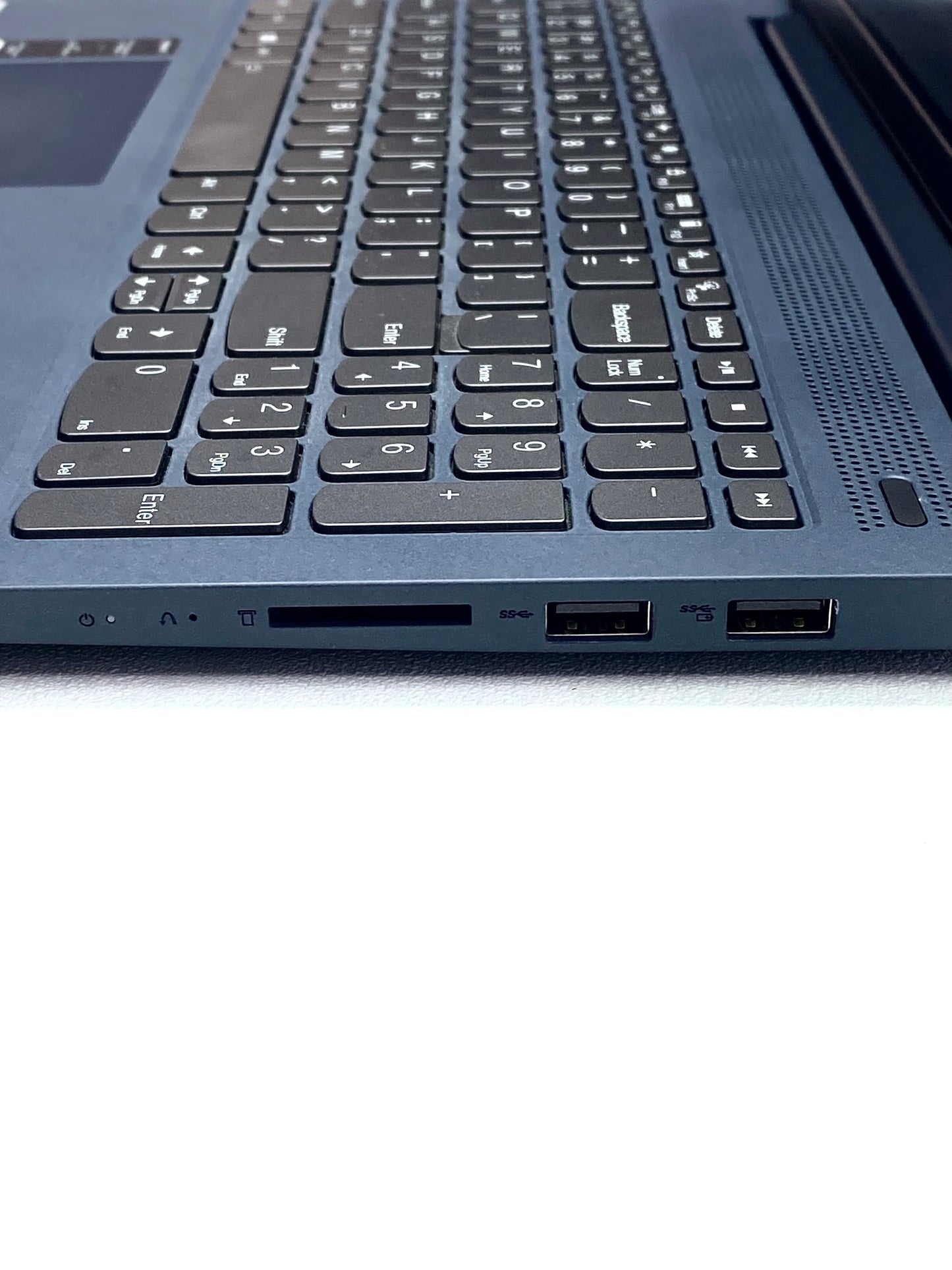 Laptop Lenovo IdeaPad 5 15IIL05 15.6" FHD i7 12GB 512GB SSD WINDOWS 11 PRO c/ cargador