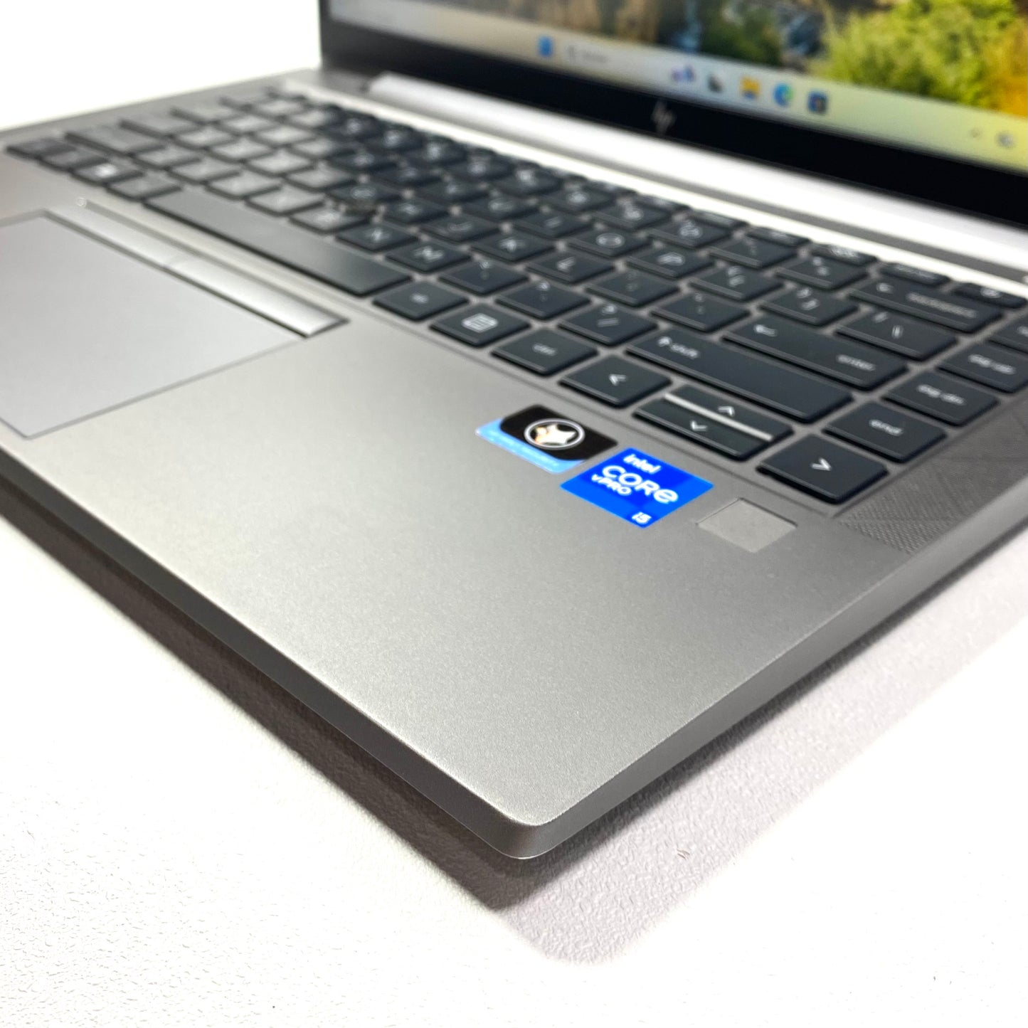 Laptop HP ZBook Firefly 14 G8 14" i5-1145G7 16GB 256GB SSD WINDOWS 11 PRO c/ cargador