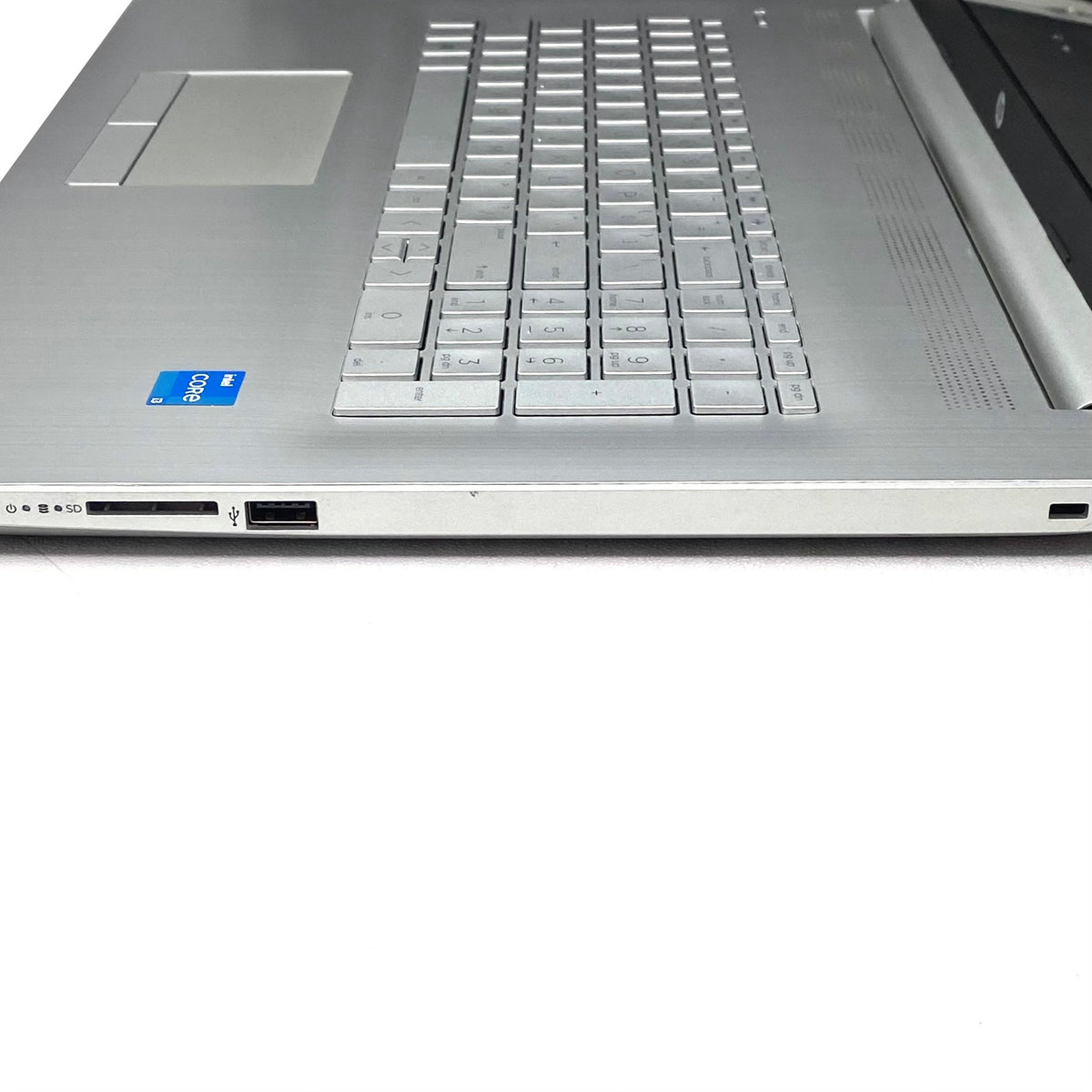 Laptop HP 17-BY4025nr 17.3" HD+ Core i3-1115G4 16GB RAM DDR4 256GB NVMe SSD c/ cargador