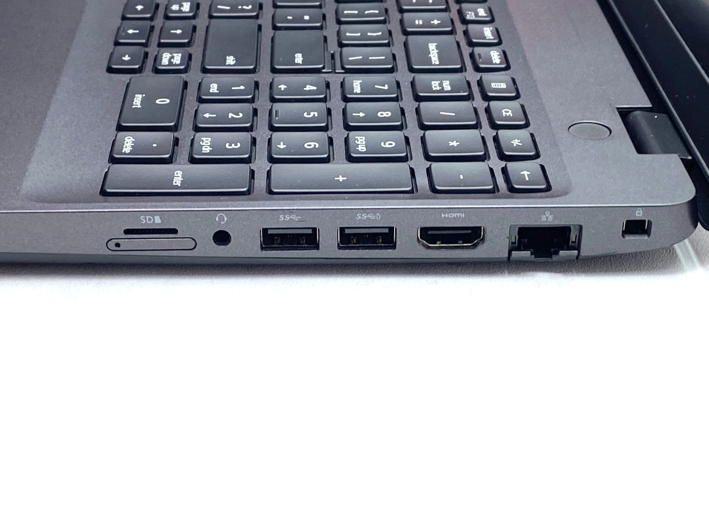 Laptop Dell Latitude 5501 15.6" 1920x1080 (FHD) Core i7-9850H 16GB RAM DDR4 512GB NVMe SSD WINDOWS 11 PRO c/ cargador