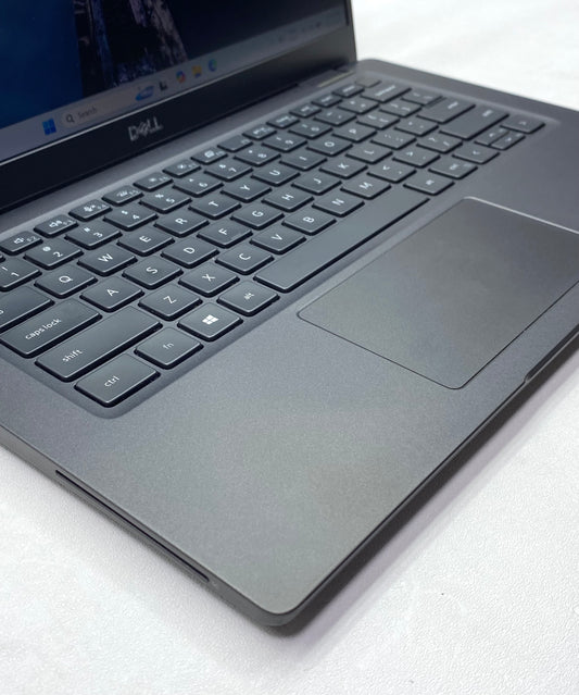 Laptop Dell Latitude 7310 13.3" 1920x1080 (FHD) Core i7-10610U 16GB RAM DDR4 512GB NVMe SSD WINDOWS 11 PRO c/ cargador