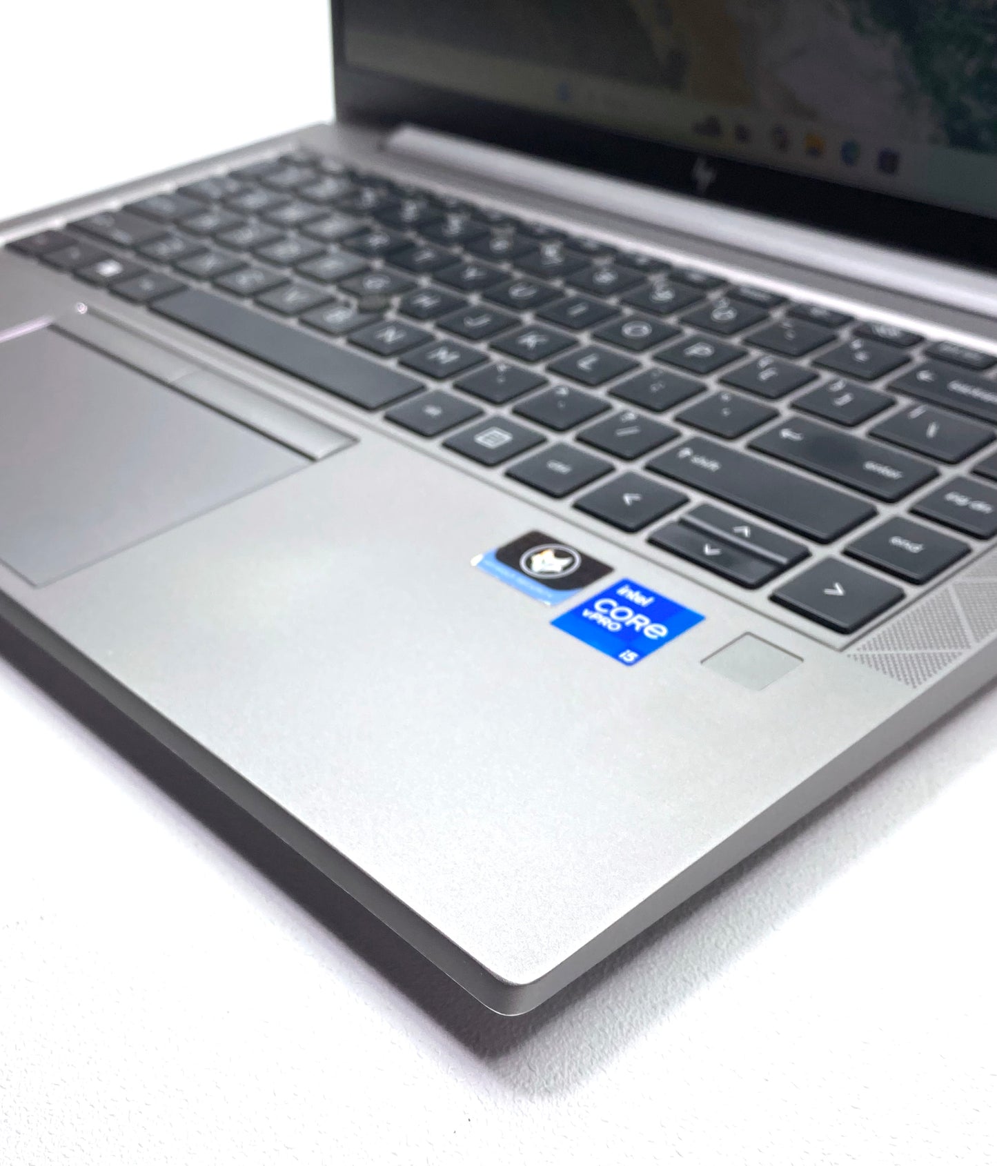 Laptop HP ZBook Firefly 14 G8 14" FHD i5-1145G7 16GB 256GB SSD WINDOWS 11 PRO c/ cargador