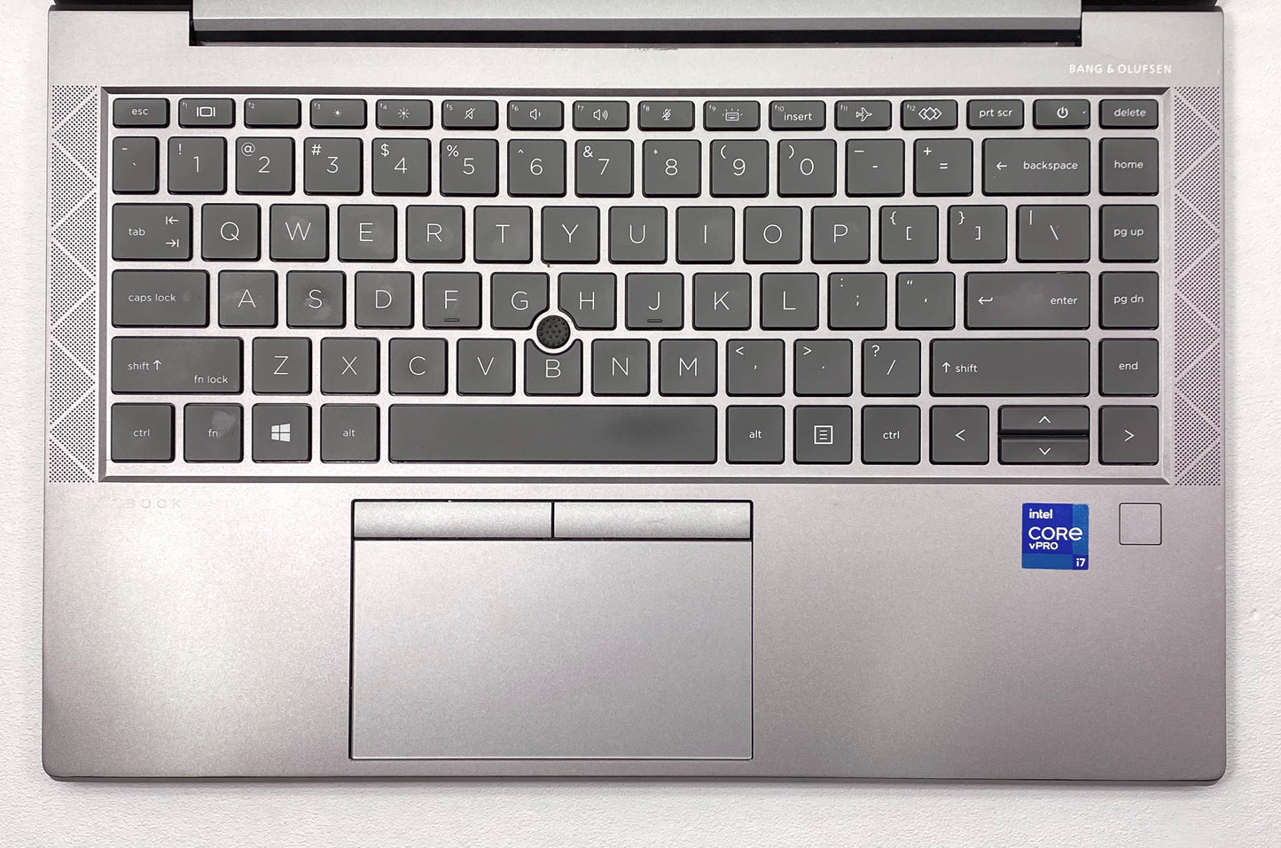 Laptop HP ZBook Firefly G8 14" FHD i7-1185G7 32GB RAM 256GB SSD WINDOWS 11 PRO c/ cargador