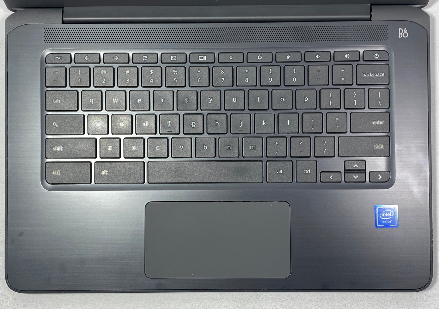 Laptop HP 14-ca043cl 14" HD Celeron N3550 4GB 32GB CHROME OS c/ cargador