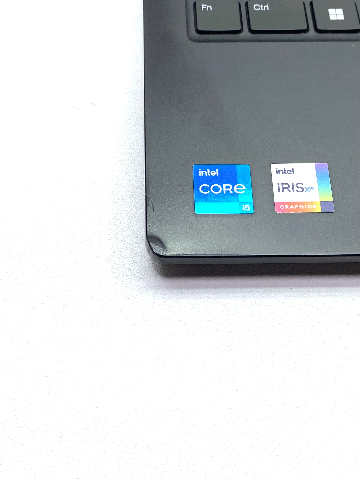 Laptop Lenovo ThinkPad E14 Core i5-1335U 14" (Full HD)  PARTES O REPARAR