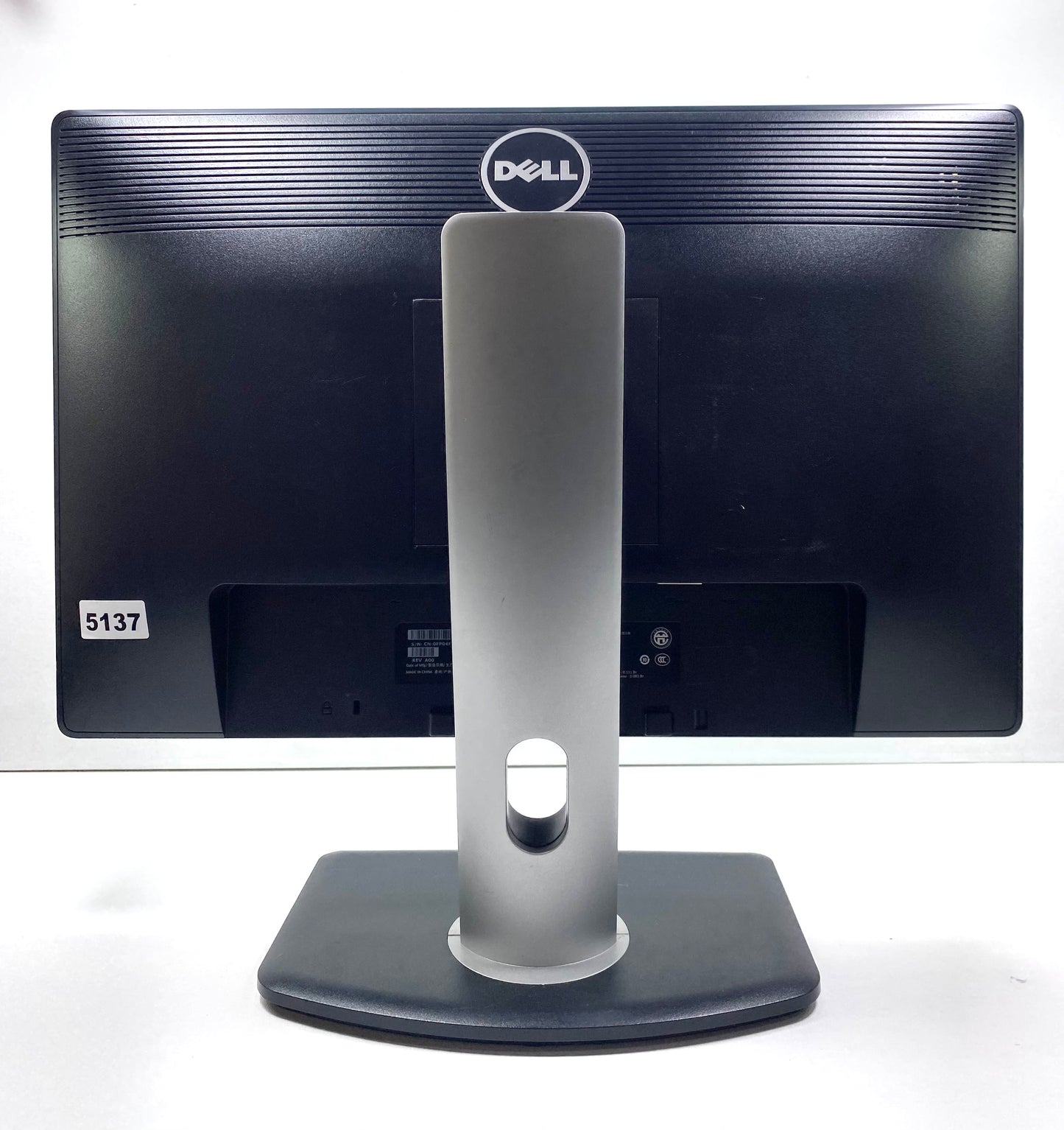 Monitor Dell P2213F 22" (1680×1050) 60Hz VGA DVI DP c/ Base Giratoria y Removible