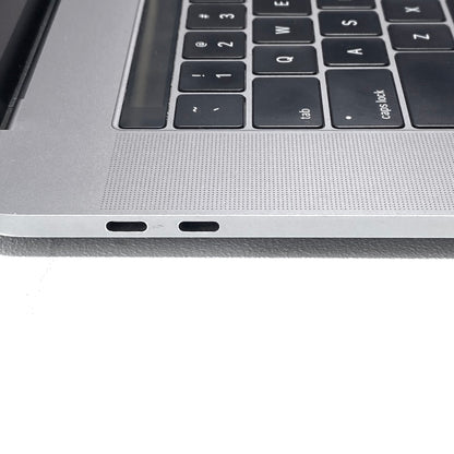 Laptop Apple MacBook Pro 2017 15.4" Retina i7-7700HQ 16GB 512GB SSD macOS VENTURA c/ cargador