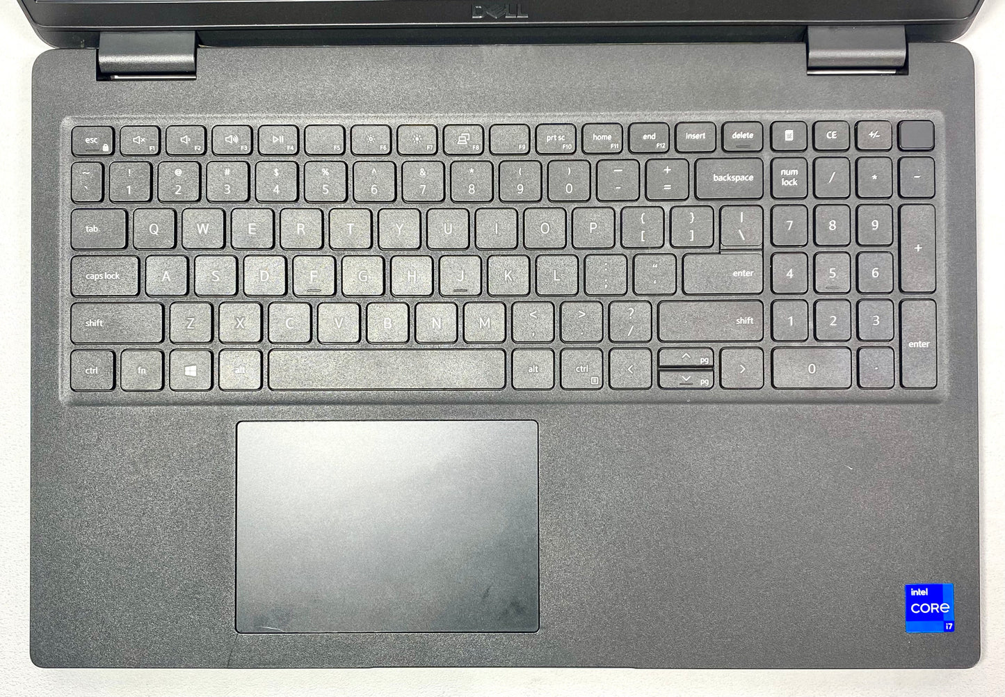 Laptop Dell Latitude 3520 15.6" FHD i7-1165G7 16GB DDR4 1TB SSD WINDOWS 11 Pro c/ cargador