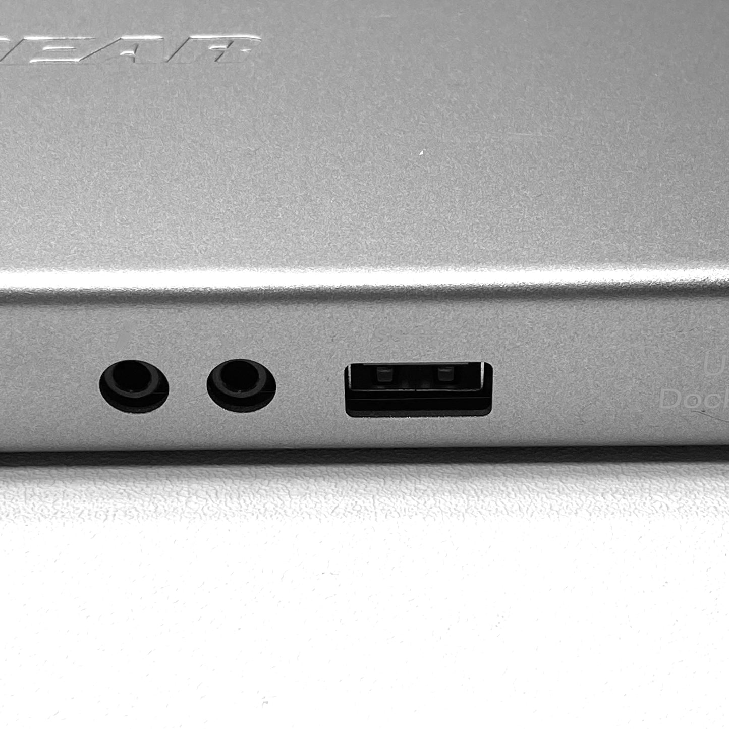 Docking Station USB-C IOGEAR GUD3C01 c/ adaptador