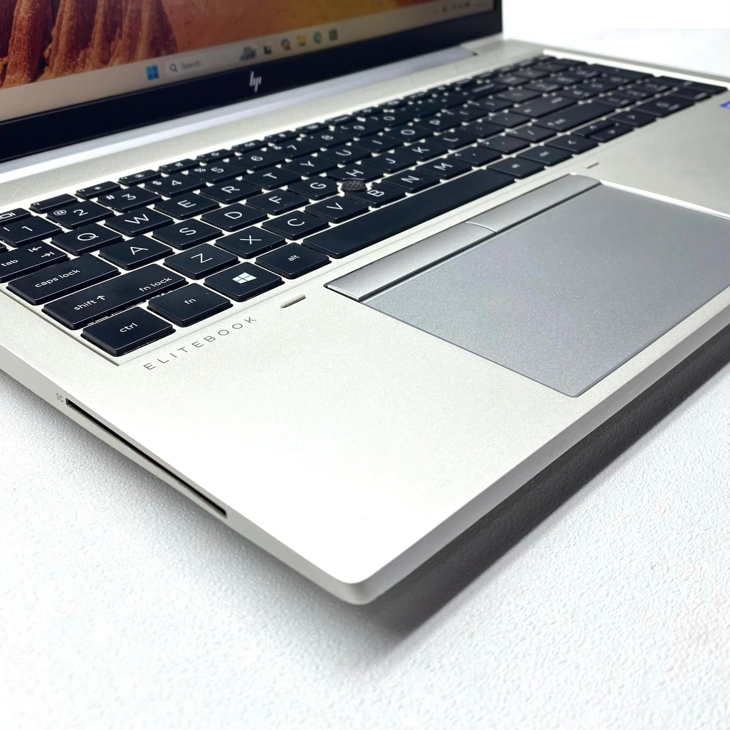 Laptop HP EliteBook 850 G8 15.6" FHD i5-1145G7 16GB 256GB SSD WINDOWS 11 PRO c/ cargador