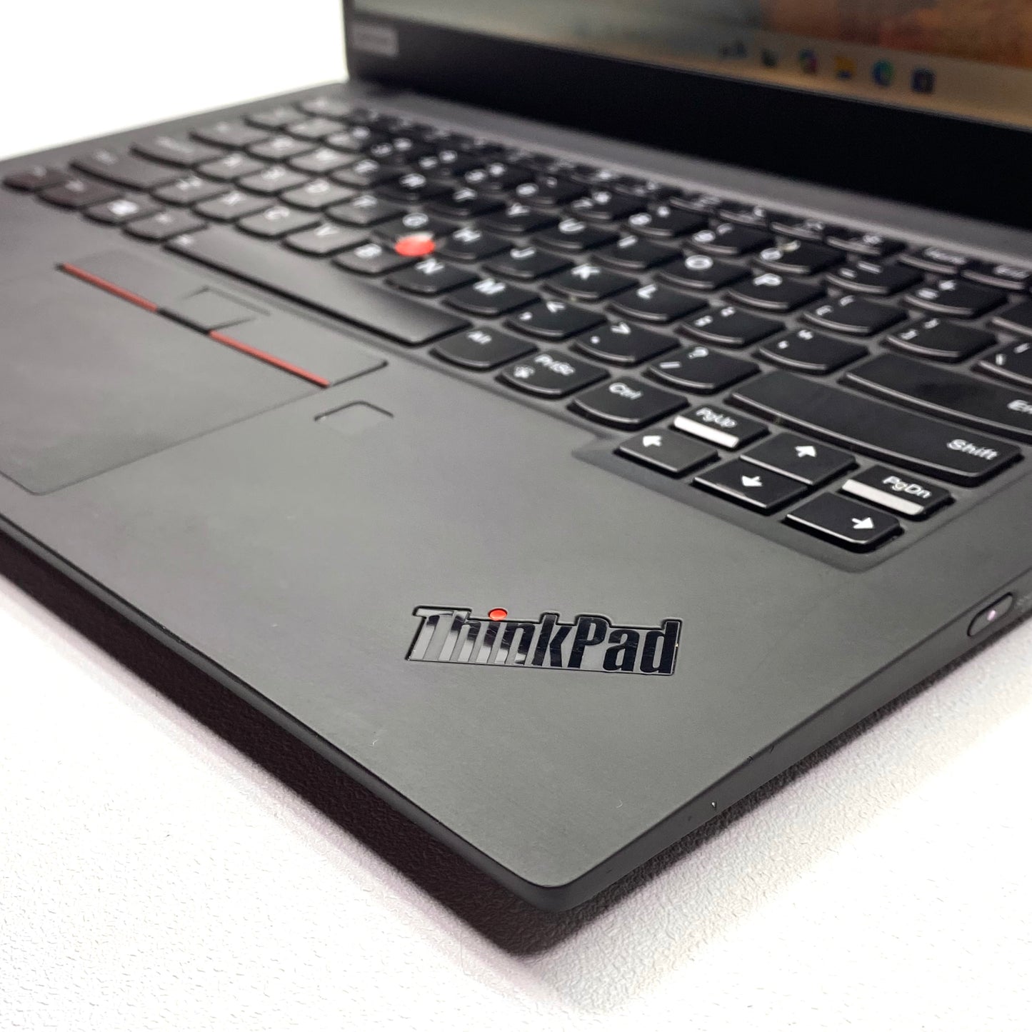 Laptop Lenovo ThinkPad X1 Carbon 8th Gen 14" Táctil i7-10610U 16GB RAM 512GB SSD WINDOWS 11 PRO c/ cargador
