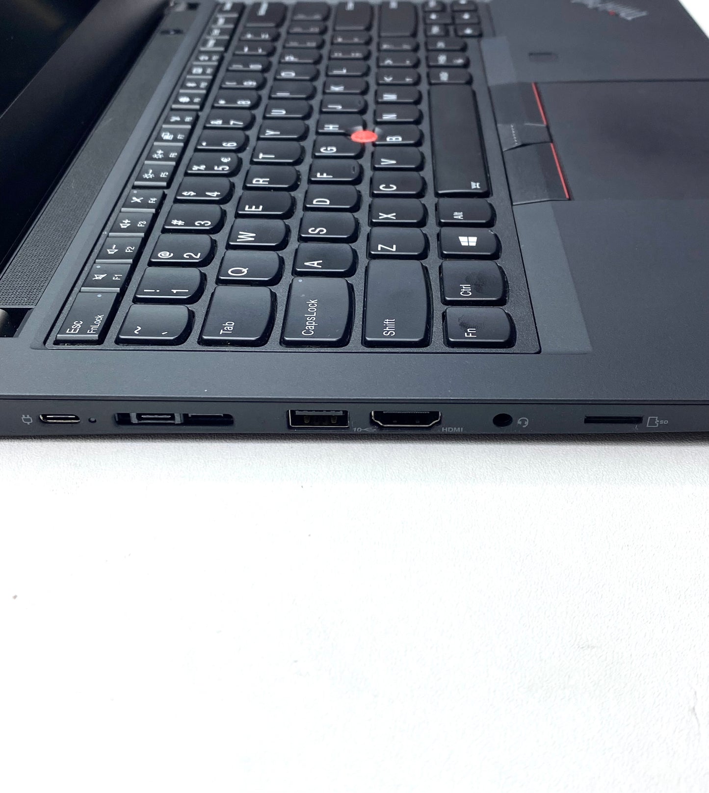 Laptop Lenovo ThinkPad T495 14" 1920x1080 (FHD) Ryzen 5 Pro 3500U 16GB DDR4 256GB SSD WINDOWS 11 HOME c/ cargador