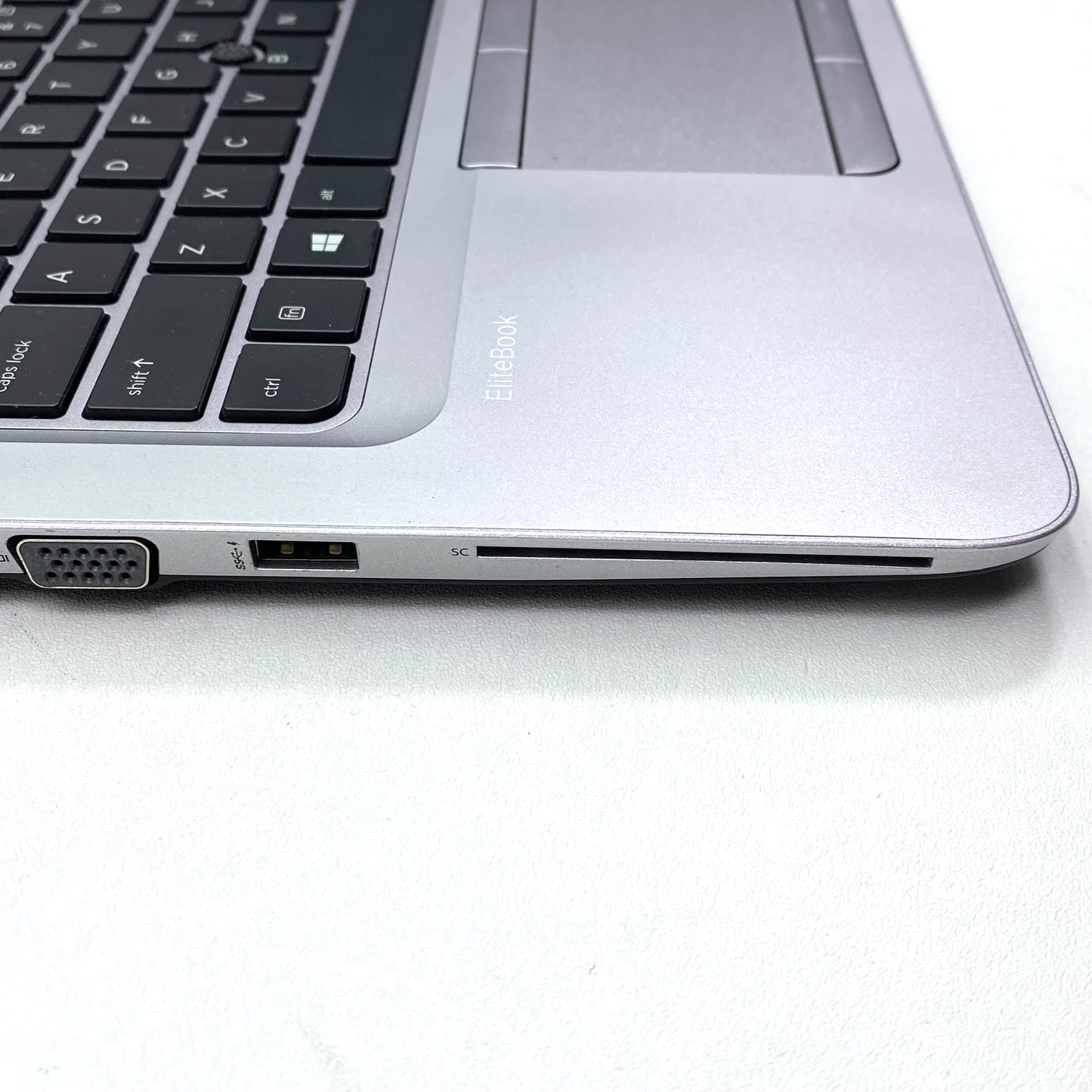 Laptop HP EliteBook 840 G3 14" 1920x1080 (FHD) Core i5-6300U 8GB RAM DDR4 128GB M.2 SSD + 500GB HDD WINDOWS 11 PRO c/ cargador