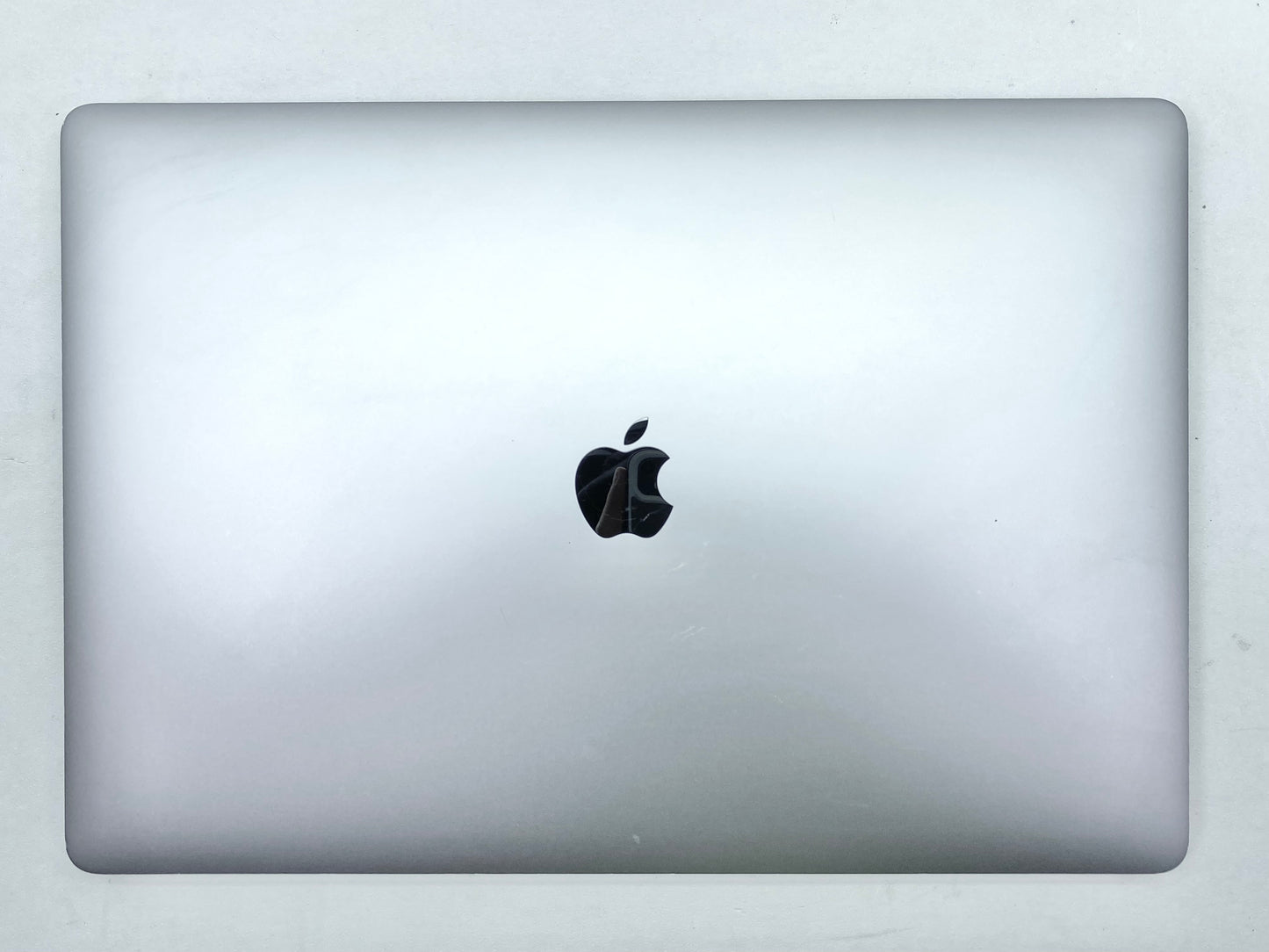 Laptop Apple MacBook Pro 2019 16" 3072x1920 Core i9-9880H 16GB RAM 1TB SSD macOS Sequoia c/ cargador