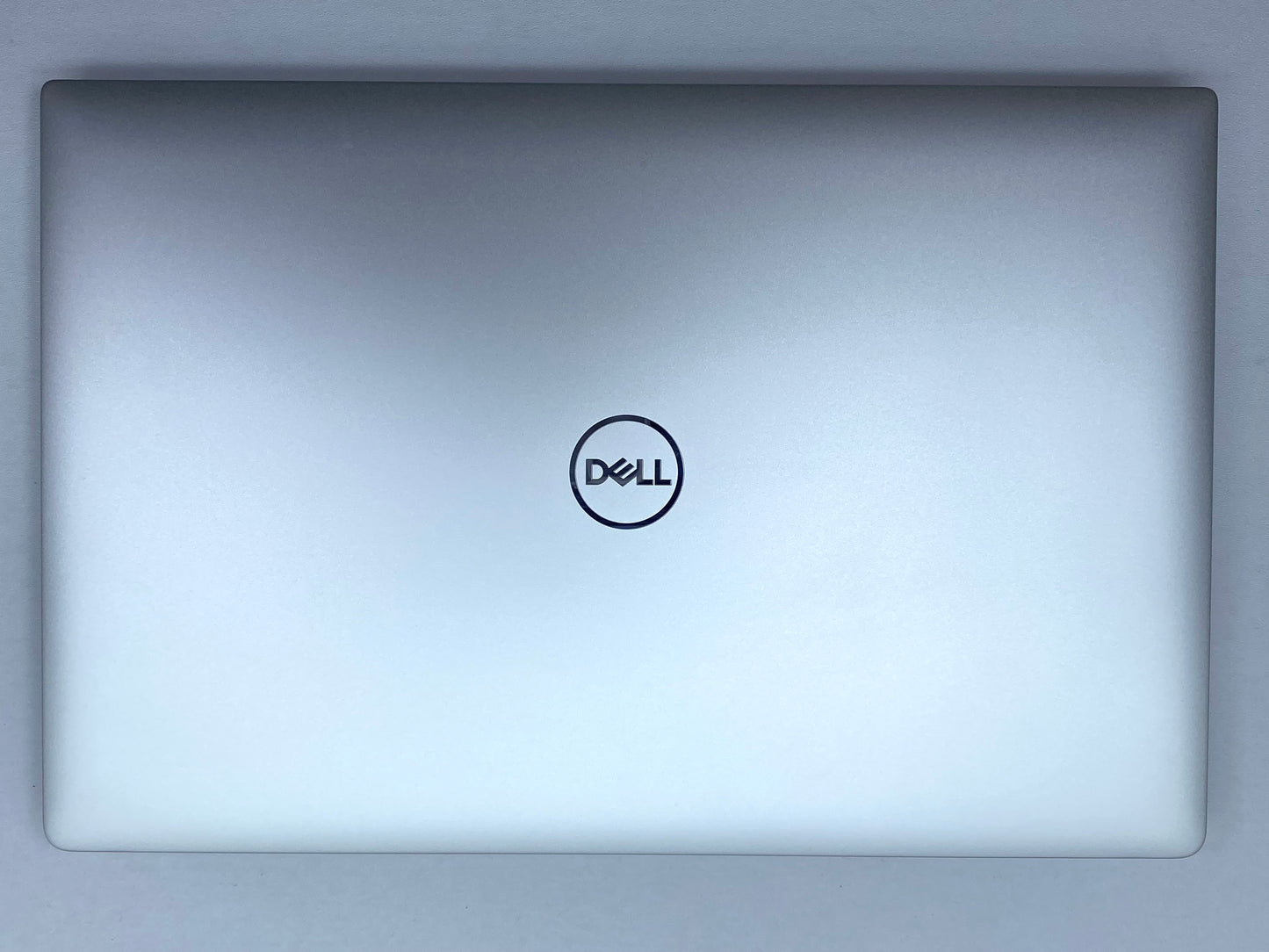 Laptop Dell XPS 15 7590 15.6" 3840x2160 (4K) Core i7-9750H 16GB RAM DDR4 512GB NVMe SSD WINDOWS 11 PRO c/ cargador