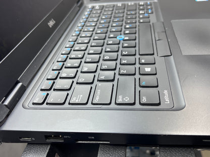 Laptop Dell Latitude 5480 14" 1366x768 (HD) Core i5-7300U 16GB RAM DDR4 256GB NVMe SSD WINDOWS 11 PRO c/ cargador