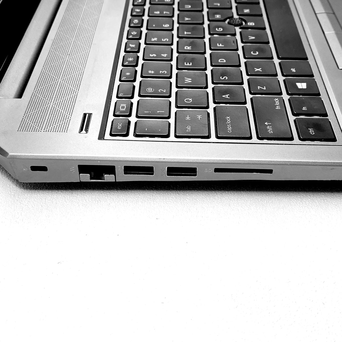 Laptop HP ZBook 15 G5 15.6" Core i7-8750H 250GB 32GB P2000 4GB c/ Cargador