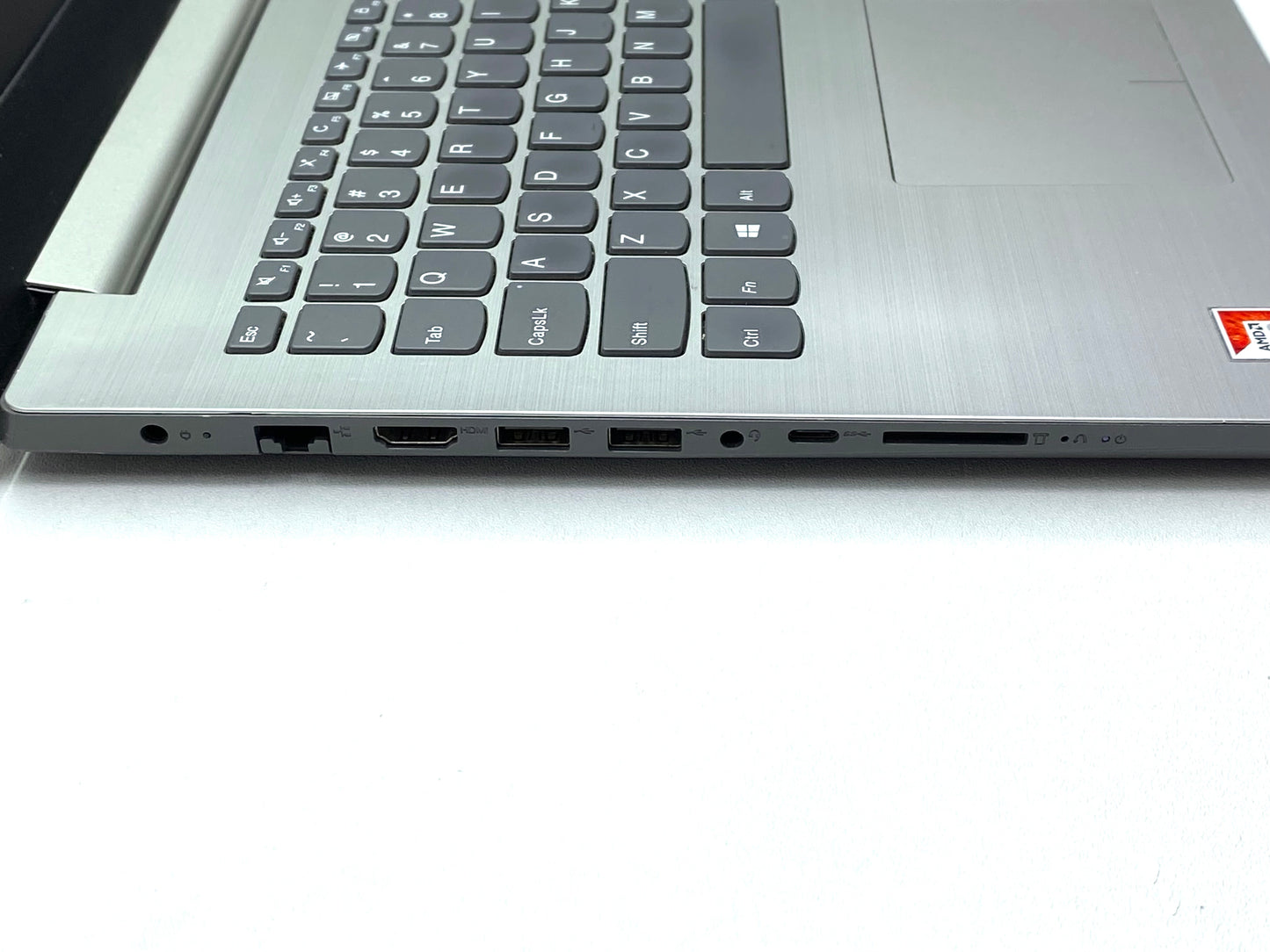 Laptop Lenovo IdeaPad 320-15ABR 15.6" 1366x768 (HD) A12-9720P 12GB RAM DDR4 120GB SSD WINDOWS 11 HOME c/ cargador