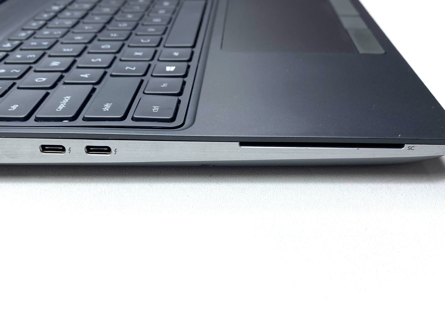 Dell Precision 7560 15.6" 1920x1080 (FHD) Core i7-11850H 32GB RAM DDR4 512GB NVMe SSD WINDOWS 11 PRO