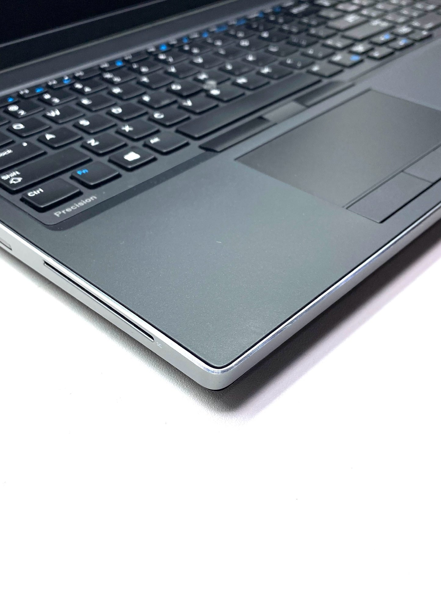 Laptop Dell Precision 7530 15.6" 1920x1080 (FHD) Xeon E-2176M 32GB RAM DDR4 512GB NVMe SSD WINDOWS 11 PRO c/ cargador